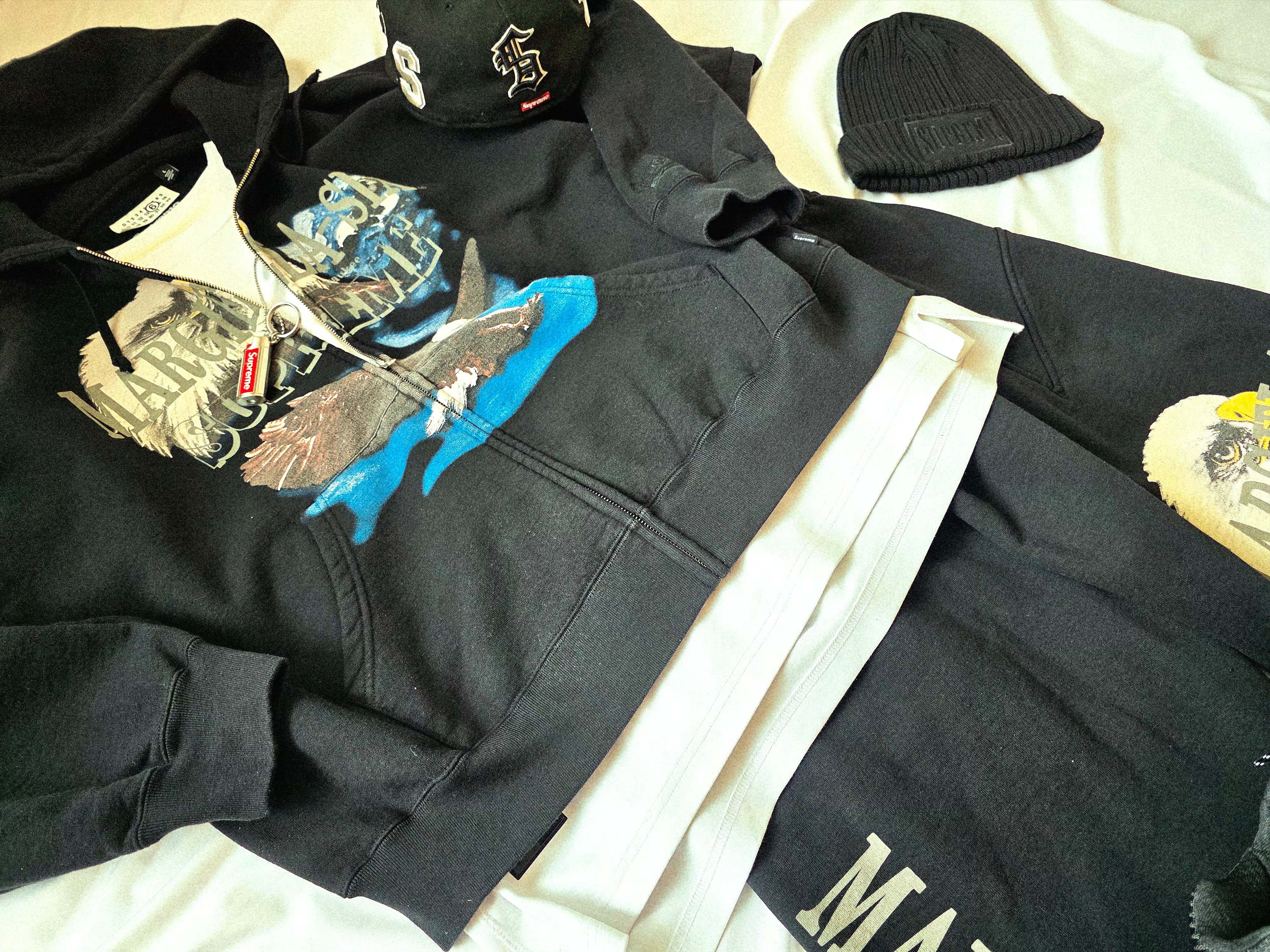 Supreme x MM6 Maison Margiela Eagle Zip Up Hooded Sweatshirt Black - 26SS, Supreme x MM6 Maison Margiela Eagle Sweatpant Black - 26SS 착용 스타일 - 4