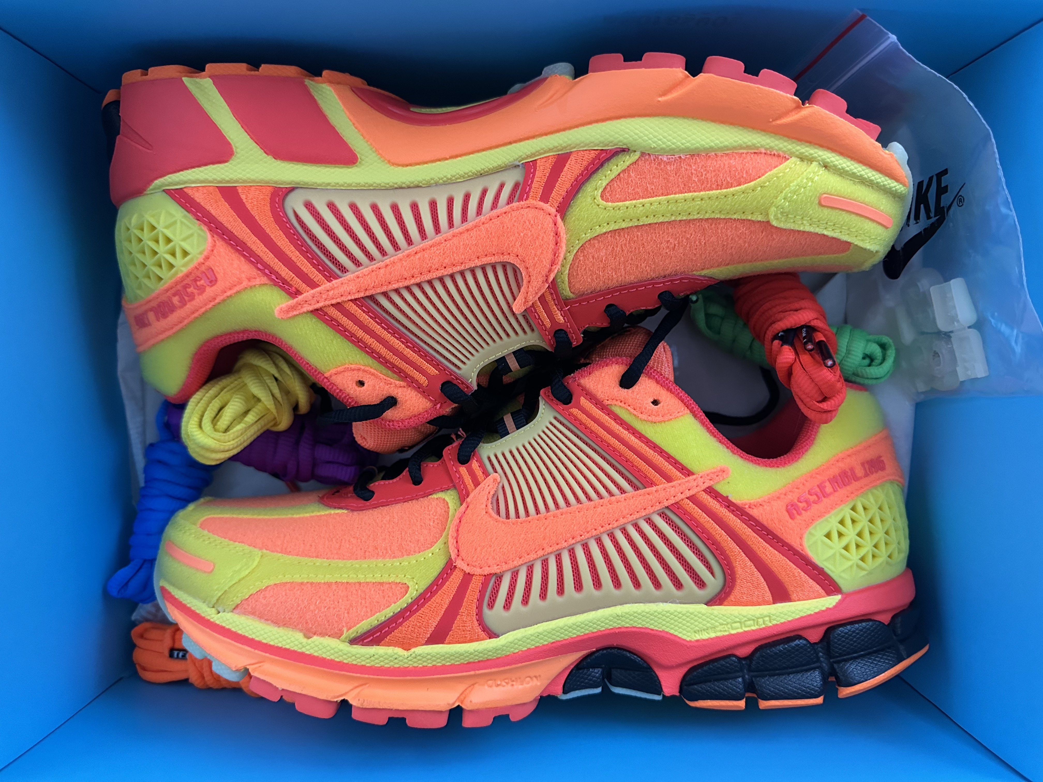 Nike Zoom Vomero 5 Doernbecher 착용 스타일 - 1
