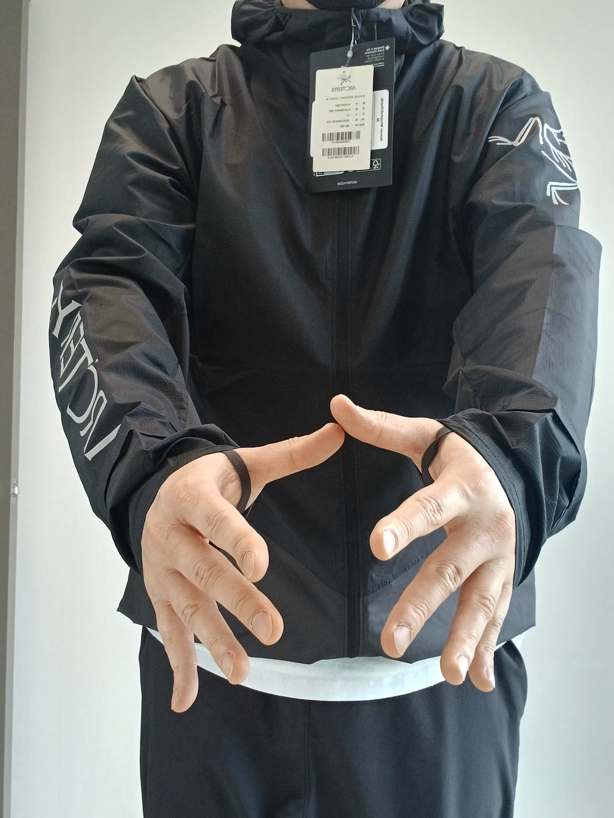 Patagonia Terrebonne Joggers Black, Arc'teryx Bird Word Cap 24K Black 착용 스타일 - 3