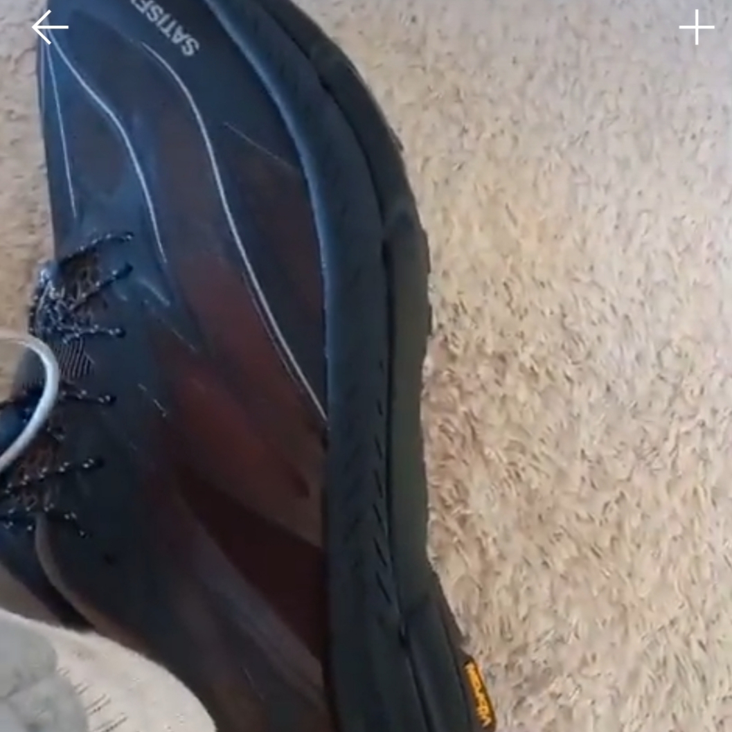 Hoka x Satisfy Mafate Speed 4 Lite Coffee, Arc'teryx Merino Wool Grotto Mid Sock White Stratus 착용 스타일 - 7