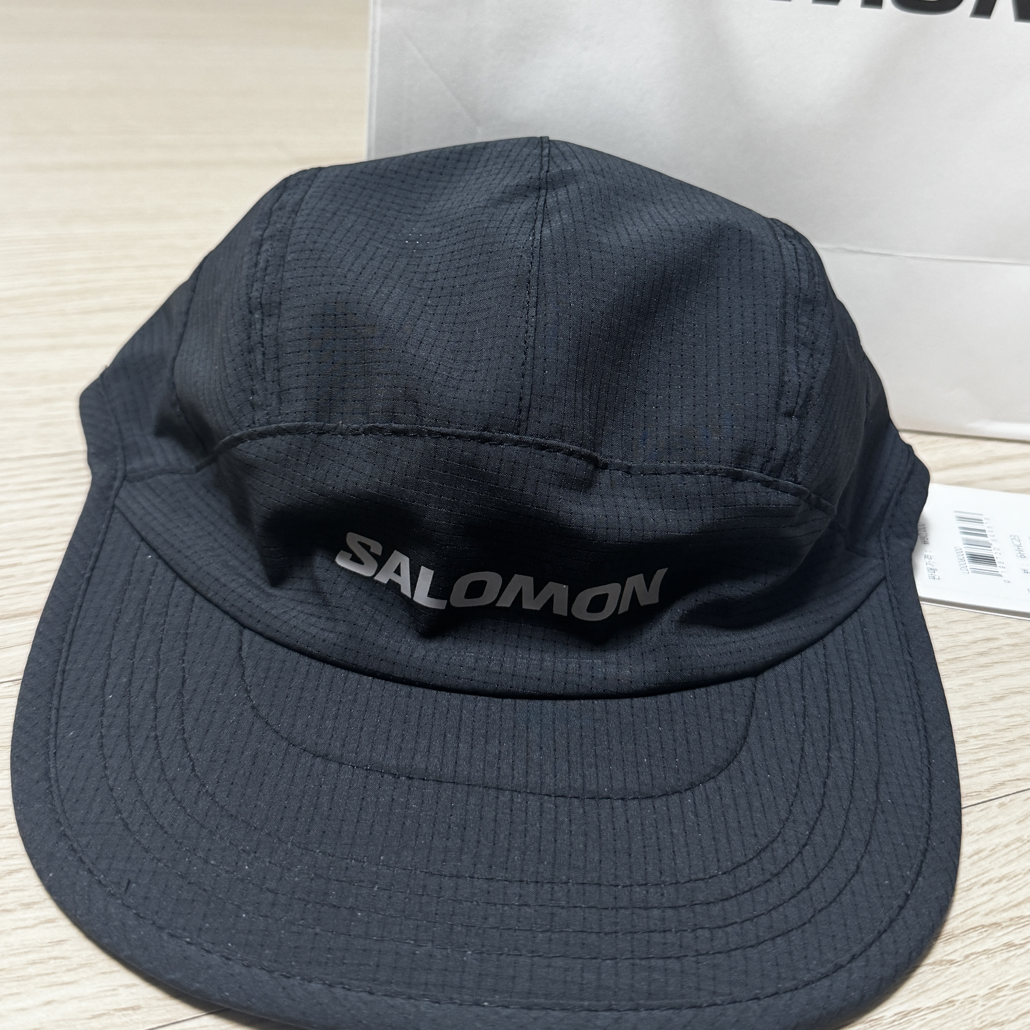 Salomon Ridge 5 Panel Cap Black 착용 스타일 - 1