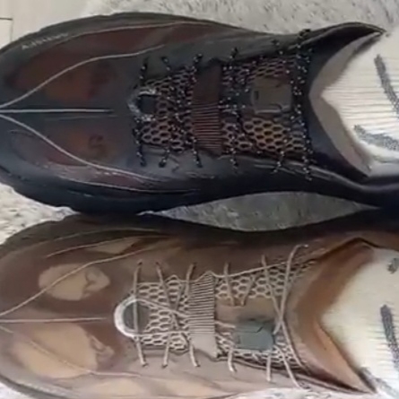 Hoka x Satisfy Mafate Speed 4 Lite Coffee, Arc'teryx Merino Wool Grotto Mid Sock White Stratus 착용 스타일 - 5