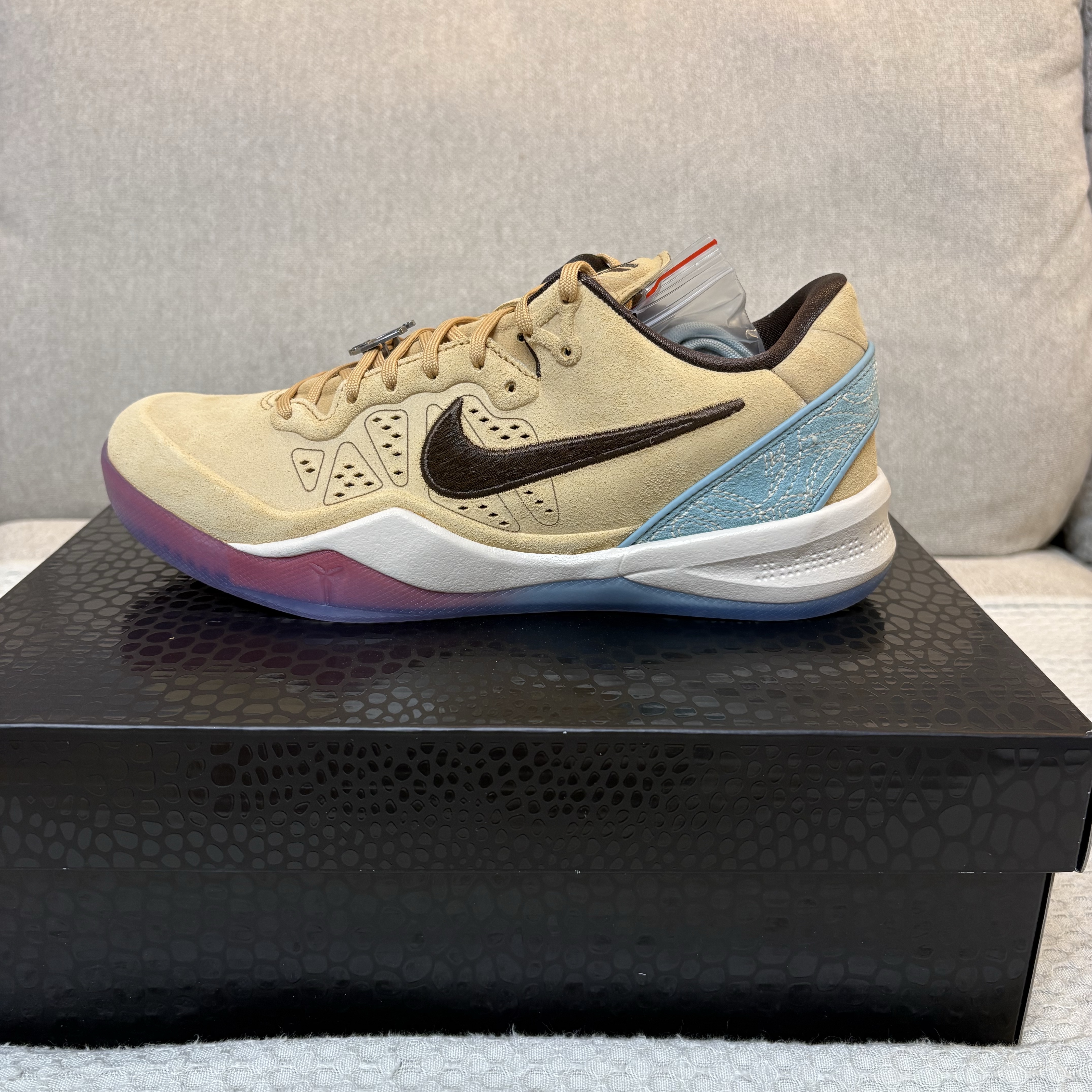 Nike Kobe 8 Protro Siempre Mio Twine and Baroque Brown 착용 스타일 - 2
