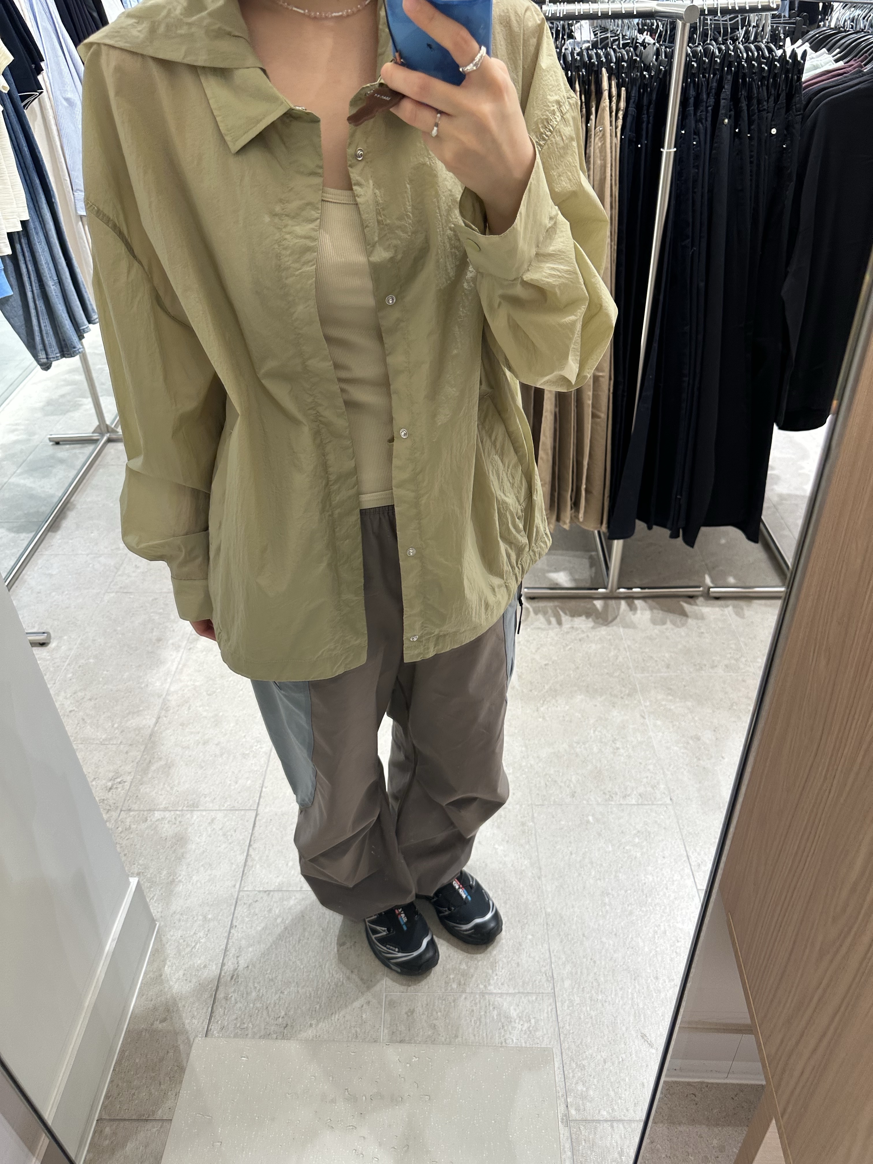 Nike Tech Dri-Fit Woven Colour Block Oversized Trousers Cave Stone Cool Grey - Asia, Salomon XT-6 GTX Black Silver 착용 스타일 - 1