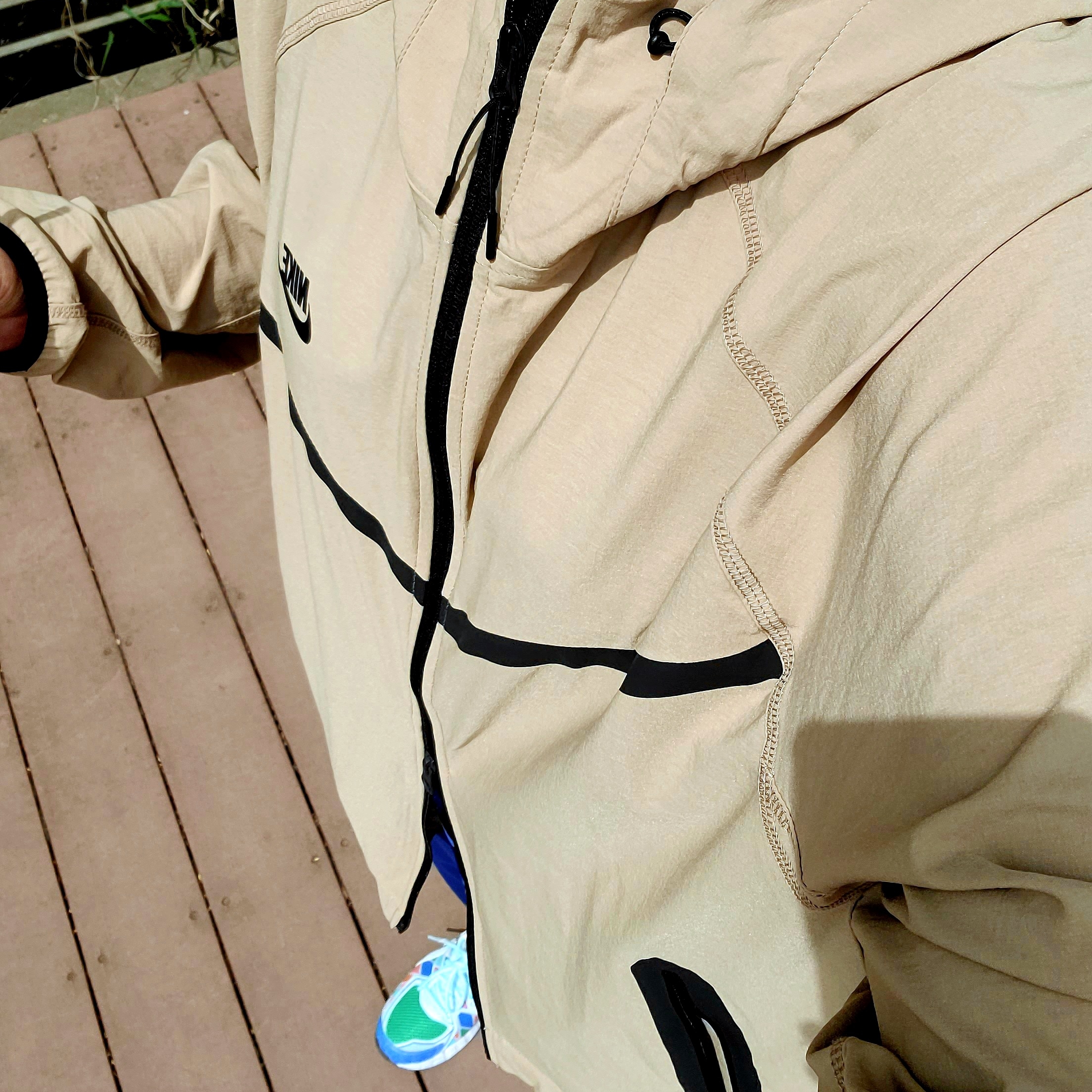 Nike Tech Windrunner Woven Full Zip Jacket Parachute Beige Black - Asia, Asics x Kenzo Gel-Kayano 20 by Nigo Multi White 착용 스타일 - 1