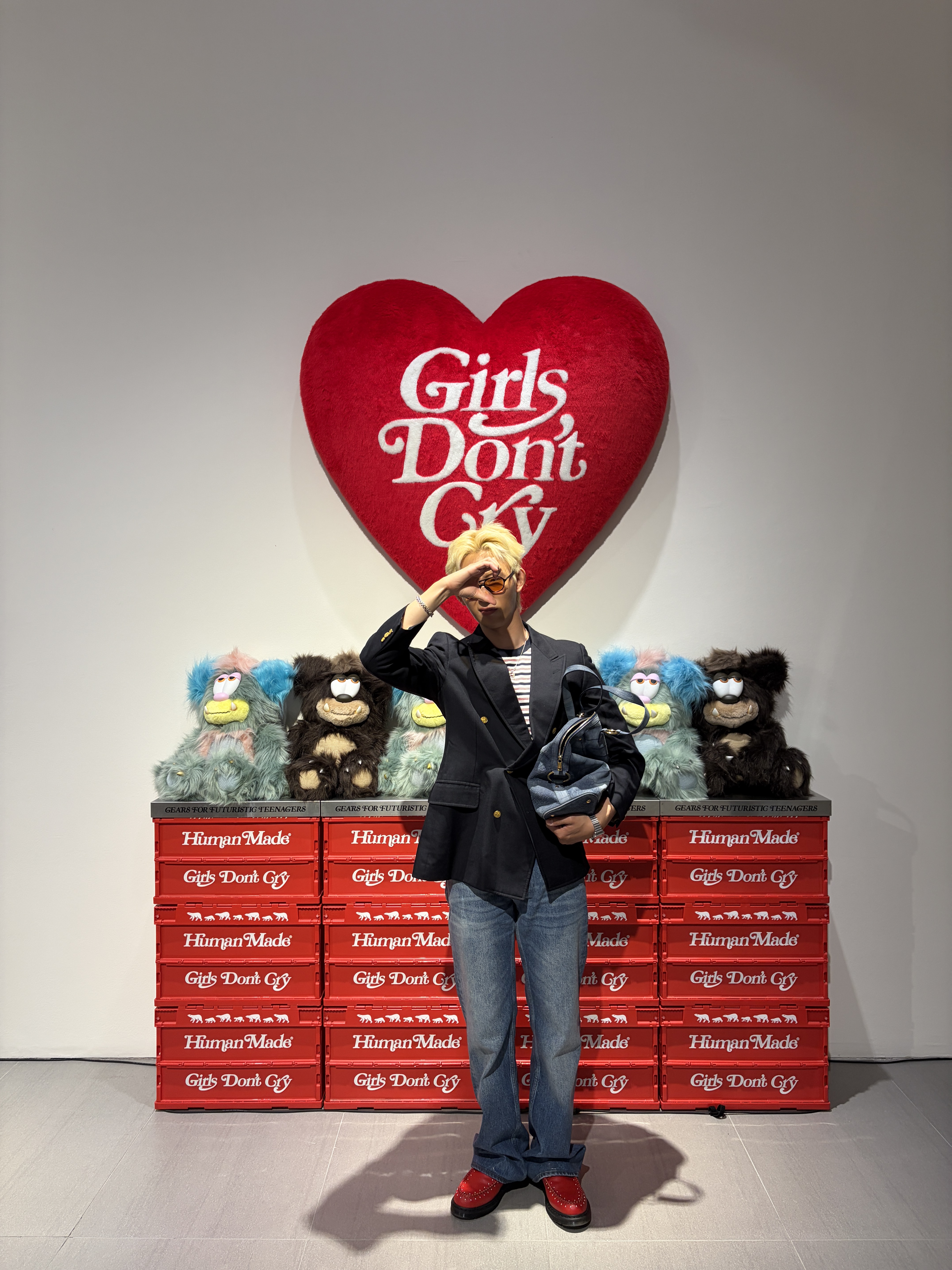 Zara x Ludovic De Saint Sernin Waxed Flare Fit Jeans Blue, Dr. Martens x Supreme Studded Penton Loafers Red - 25SS 착용 스타일 - 4