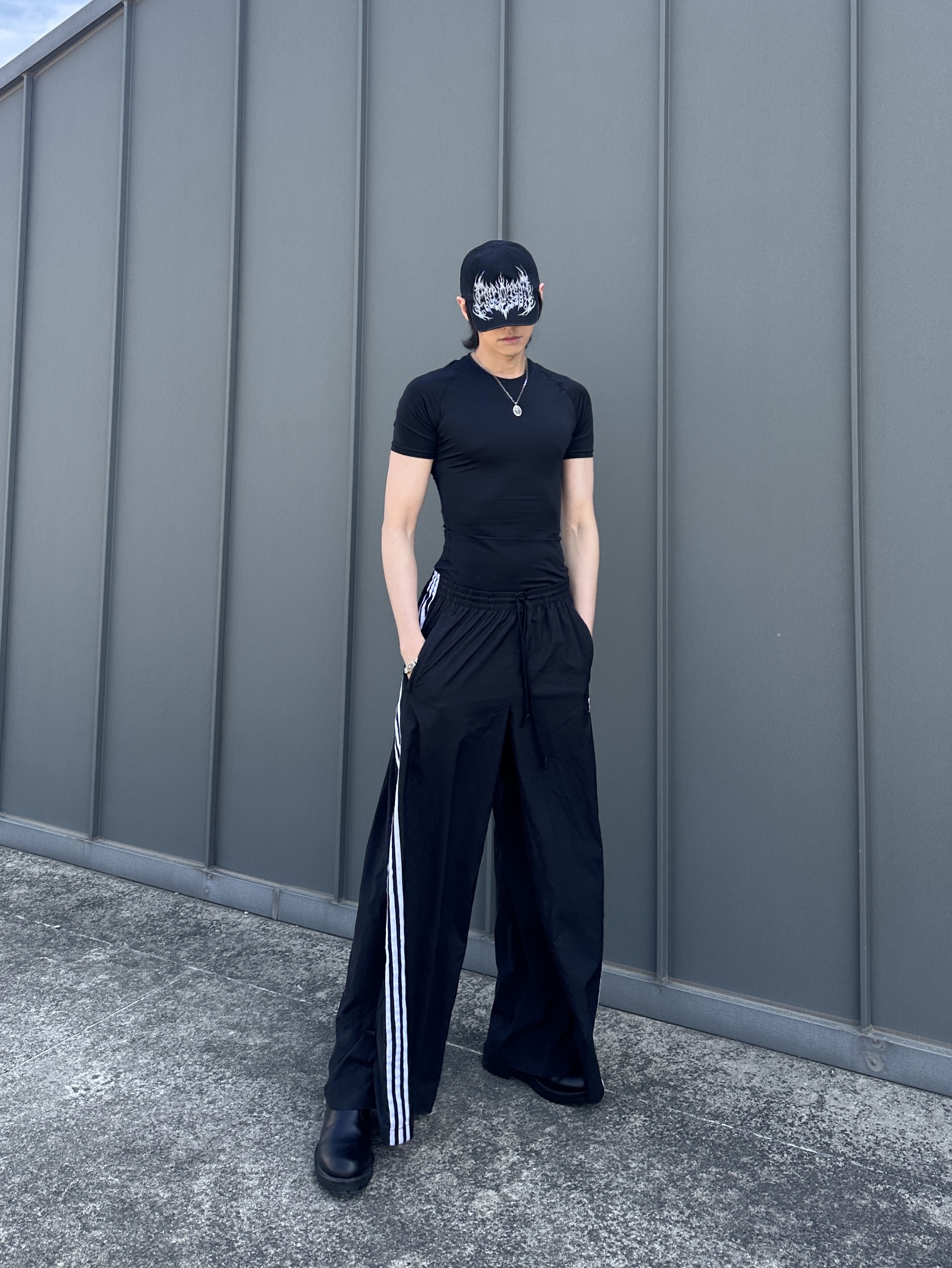 Project G/R Metalic Logo Cap Black, (W) Adidas Adilenium Season 2 Oversized Zip Off Track Pants Gender Neutral Black - KR Sizing 착용 스타일 - 1