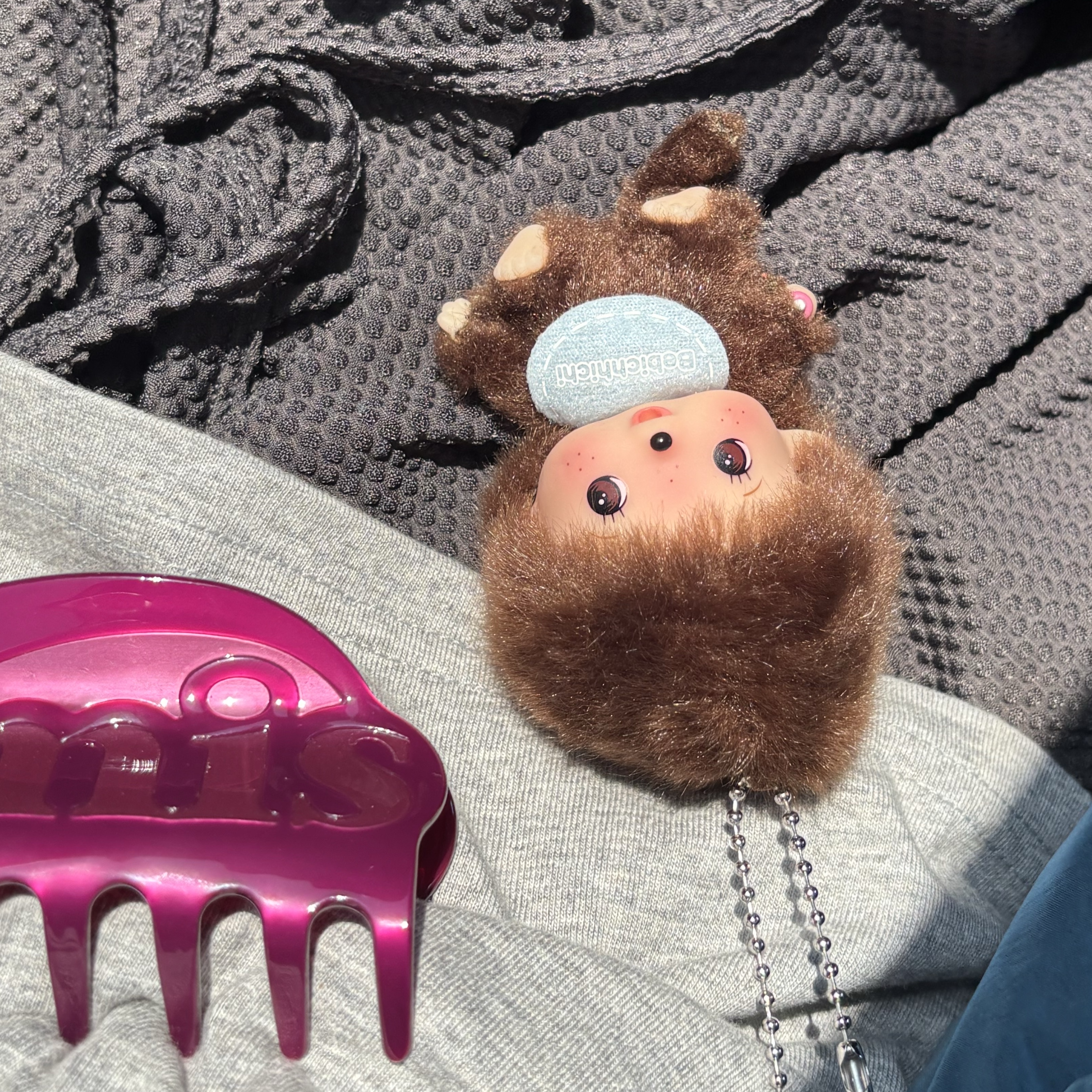 Monchhichi Bebichhichi Bighead SS Boy Key Chain Blue, (W) Emis Logo Hair Claw Clip Burgundy 착용 스타일 - 1