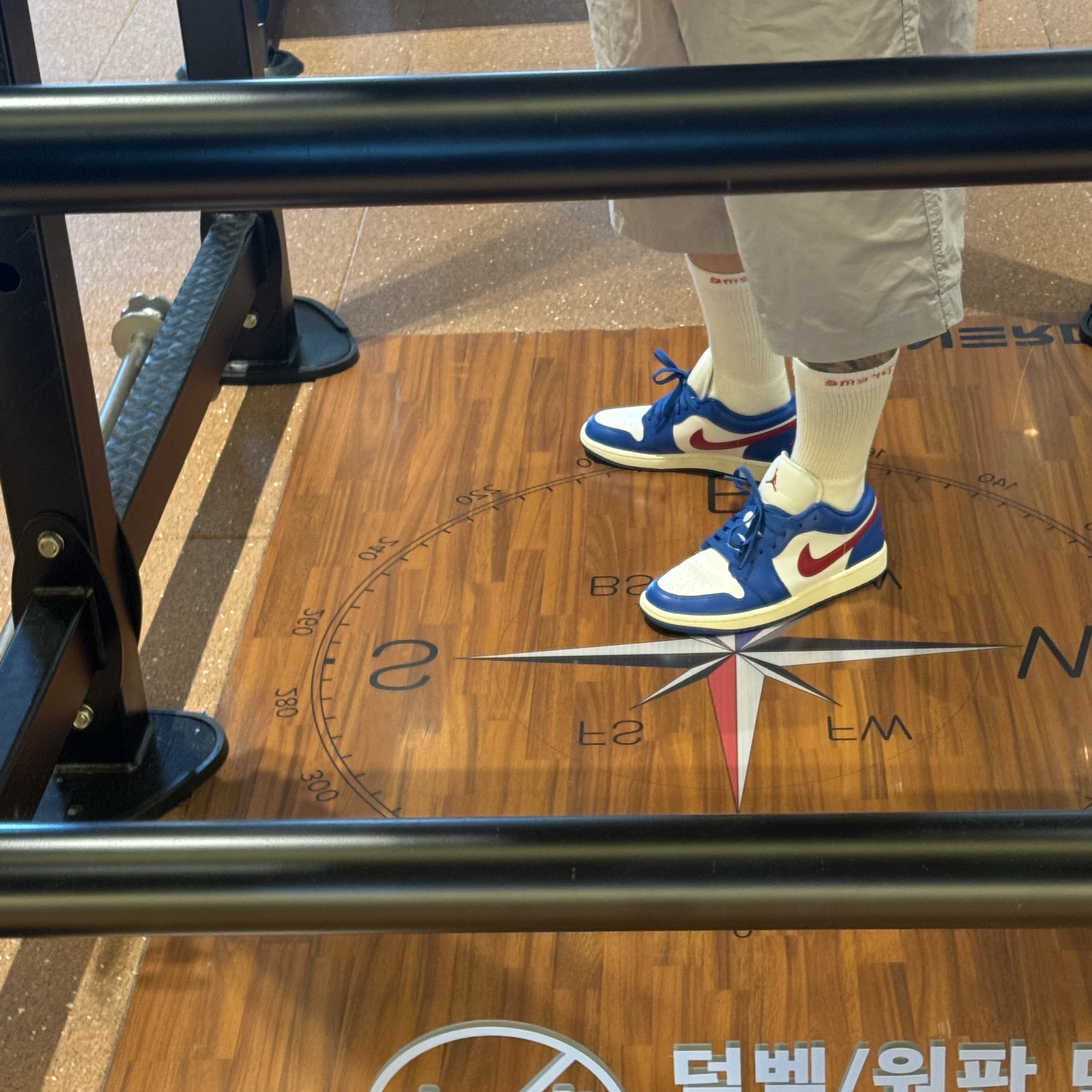 (W) Jordan 1 Low Sport Blue Gym Red 착용 스타일