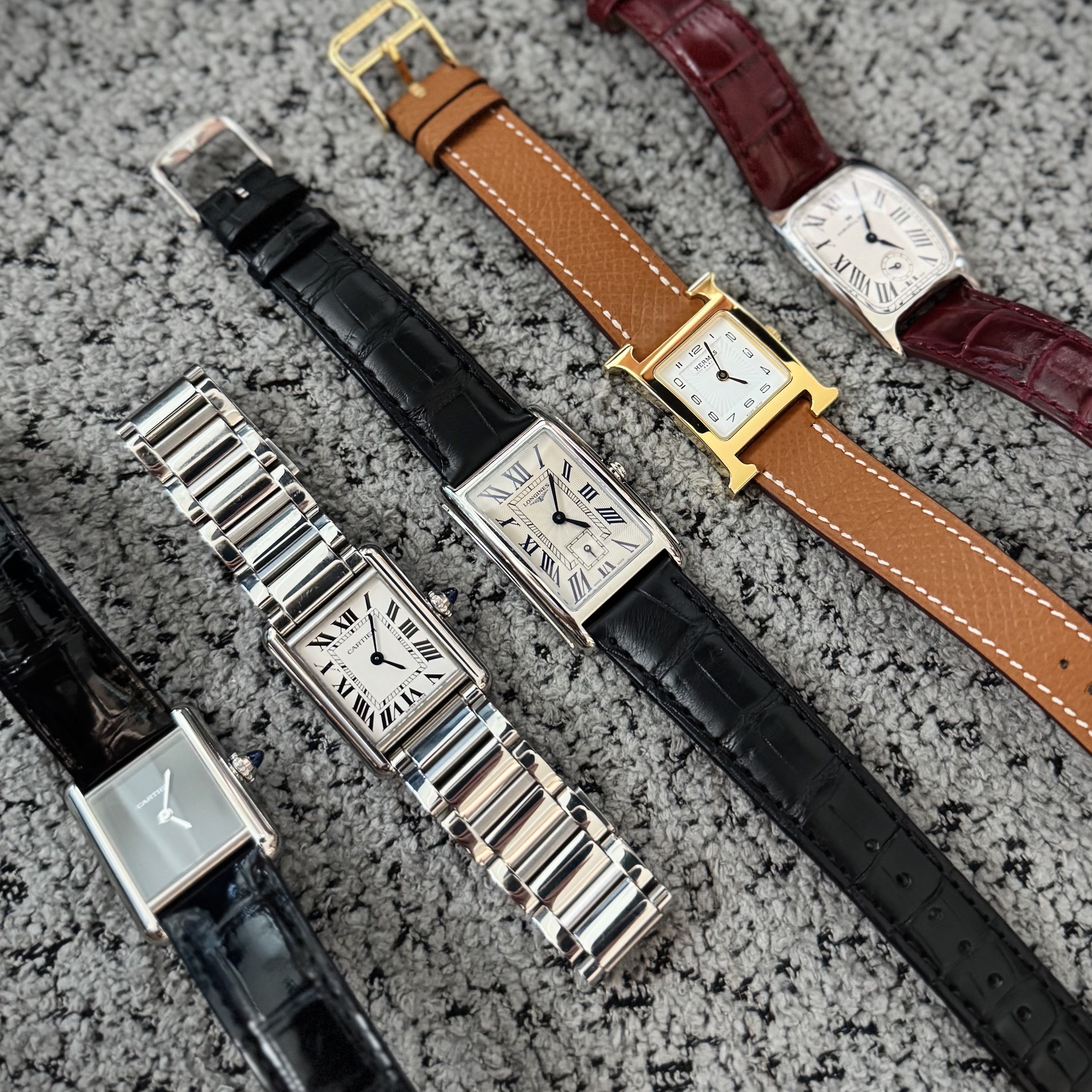 Cartier Tank Must Watch Small Quartz Steel Bracelet Steel, Cartier Tank Must Watch Small Quartz Steel Calfskin Black 착용 스타일 - 1