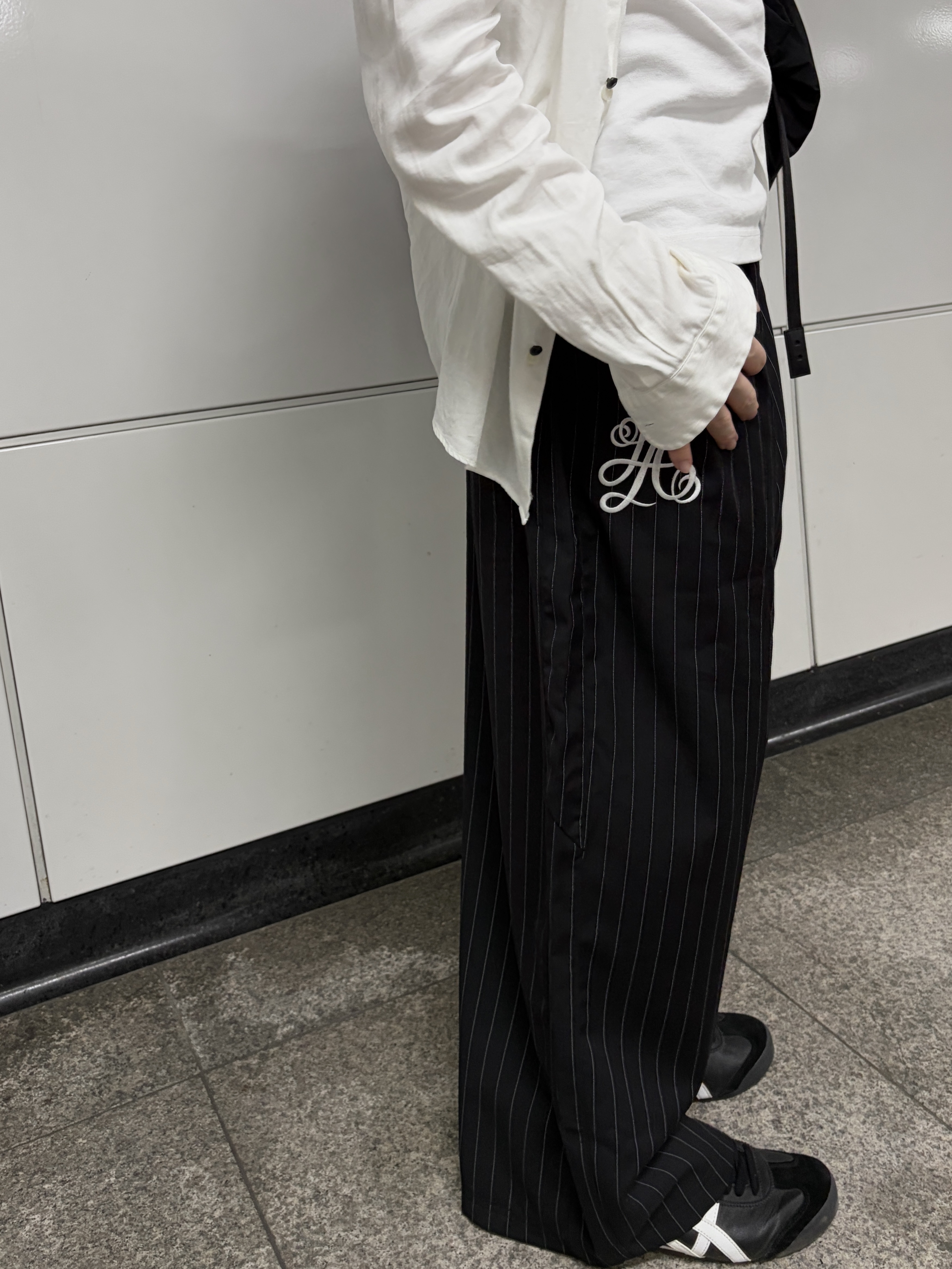 Adidas x Willy Chavarria Pinstripe Track Pants Black White - KR Sizing, Adidas x Willy Chavarria Pinstripe Track Pants Black White - US Sizing 착용 스타일