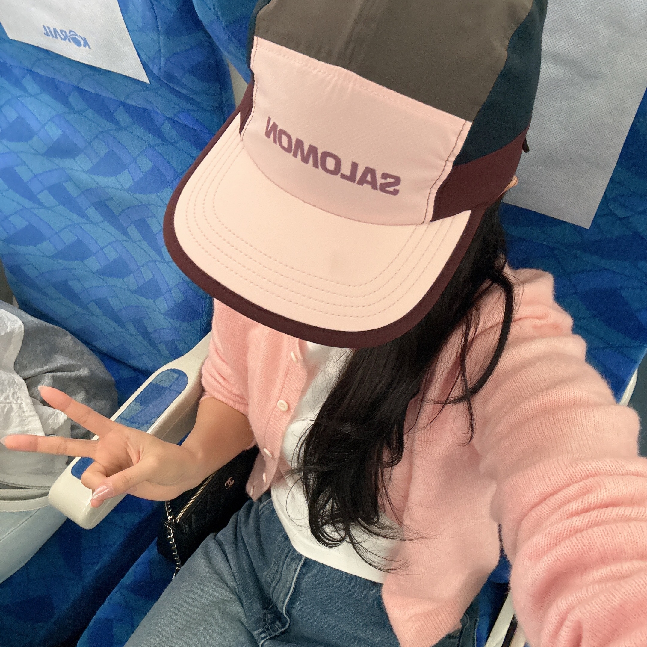Salomon Tempos Block Cap Pink 착용 스타일