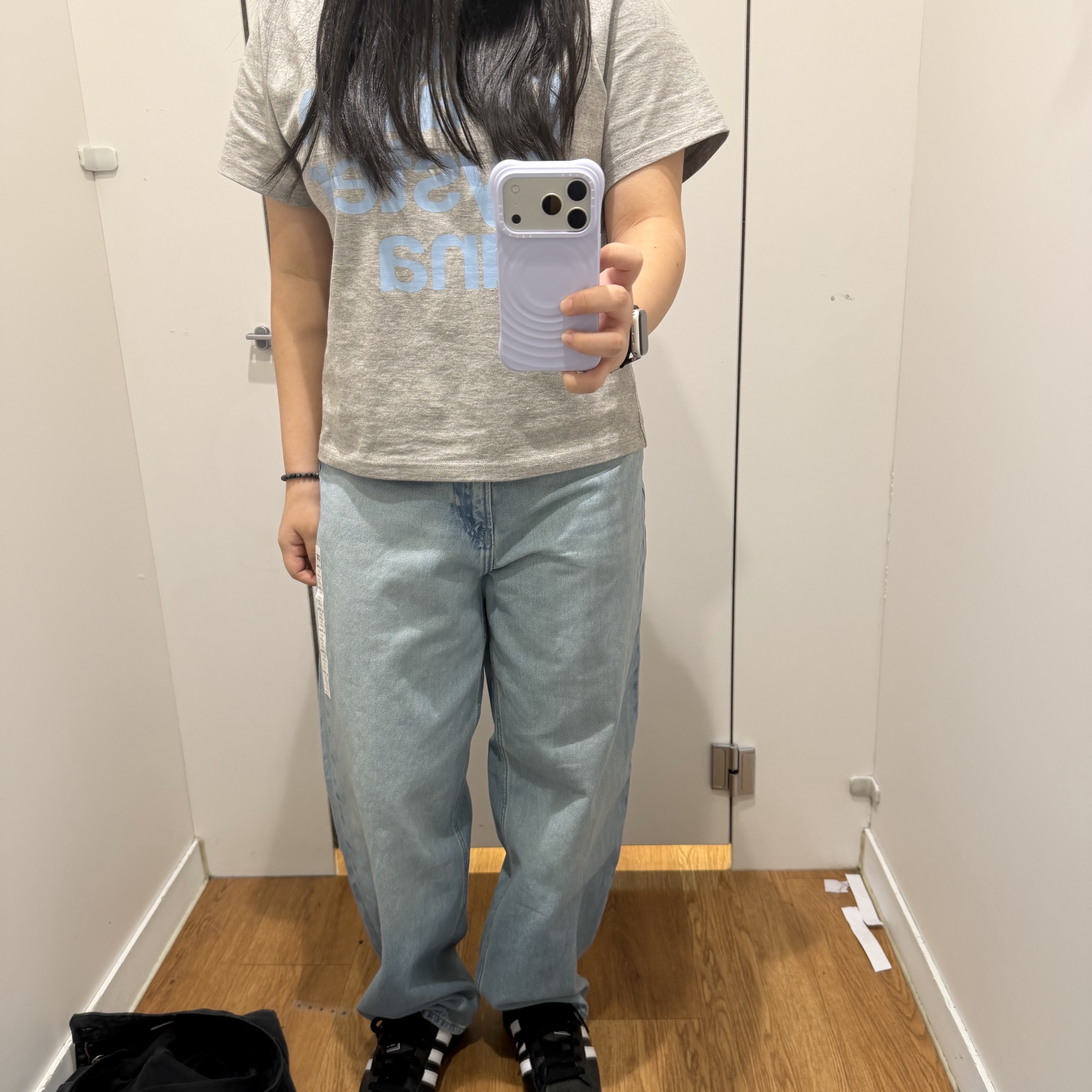 Adidas Superstar Core Black White, Uniqlo Wide Straight Jeans Blue - JP 착용 스타일 - 3