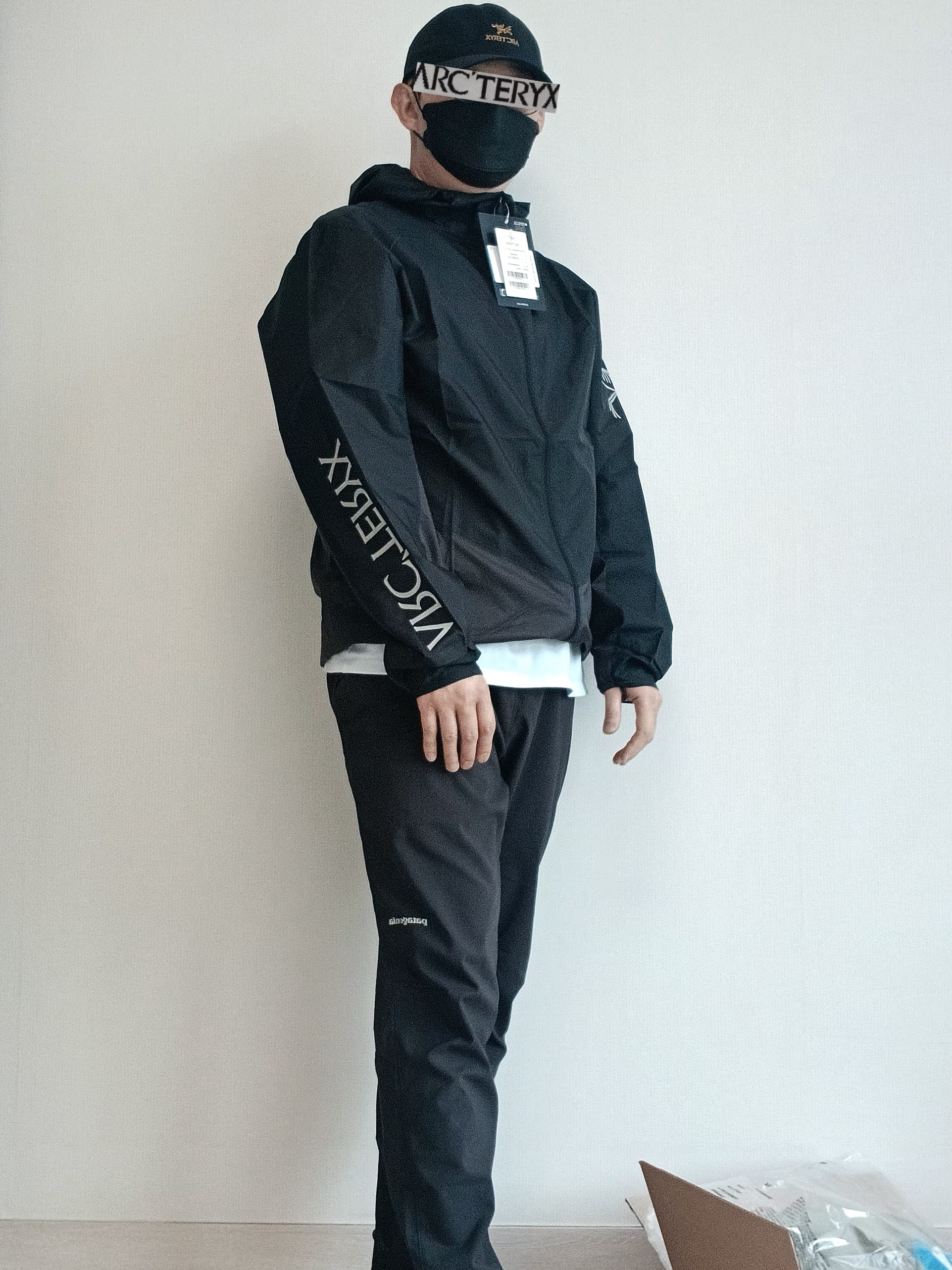 Patagonia Terrebonne Joggers Black, Arc'teryx Bird Word Cap 24K Black 착용 스타일 - 1