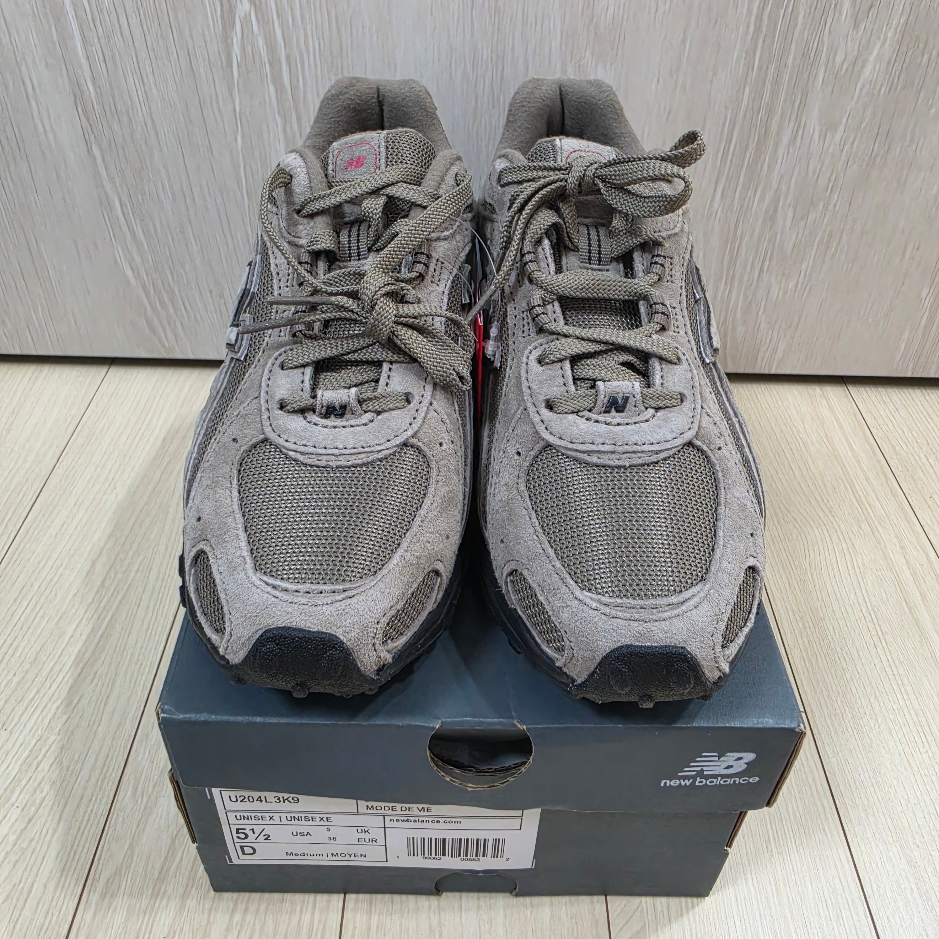 New Balance 204L Year of the Horse Thunder Brown Black 착용 스타일 - 2