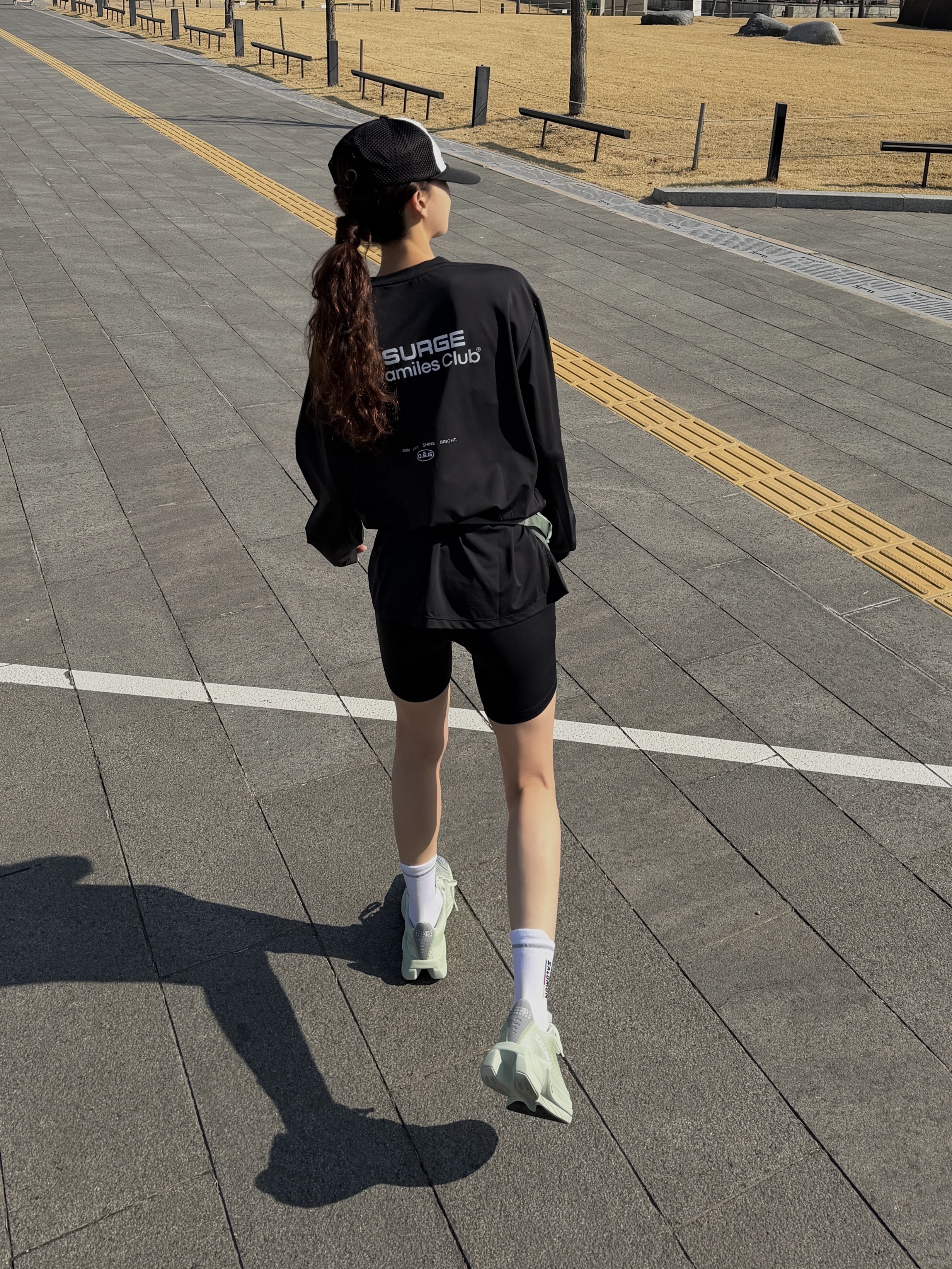 Salomon x MM6 Maison Margiela Spectur 2 Seafoam Green, Salomon Active 3D Bottle Belt Bright Khaki 착용 스타일 - 4