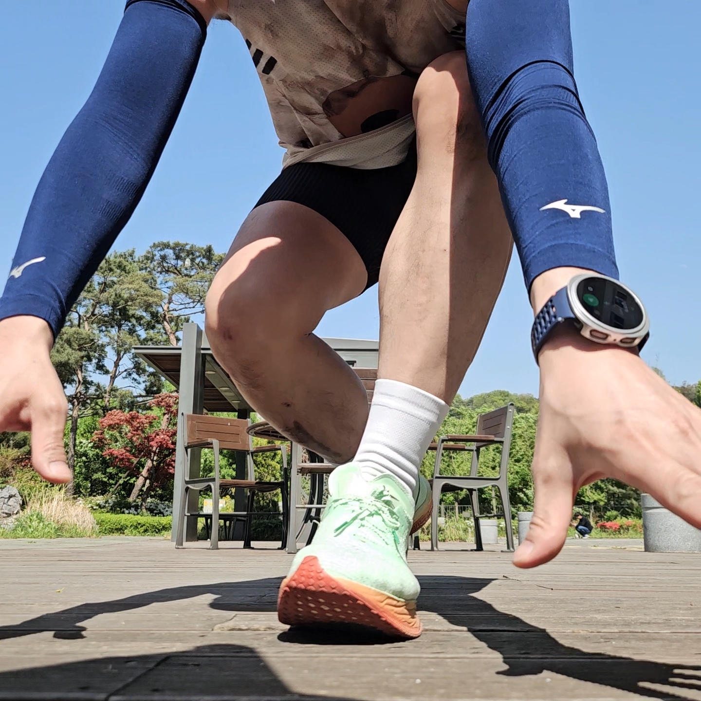 Nike ZoomX Vaporfly Next% 3 Vapor Green Dragon Red, LI2 Black Wing Running Crew Socks White 착용 스타일 - 4