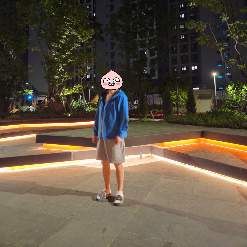 Nike ACG Storm-Fit ADV Cascade Rains Full Zip Jacket Light Photo Blue Summit White - Asia, Nike Solo Swoosh French Terry Shorts Dark Grey Heather - Asia 착용 스타일 - 1