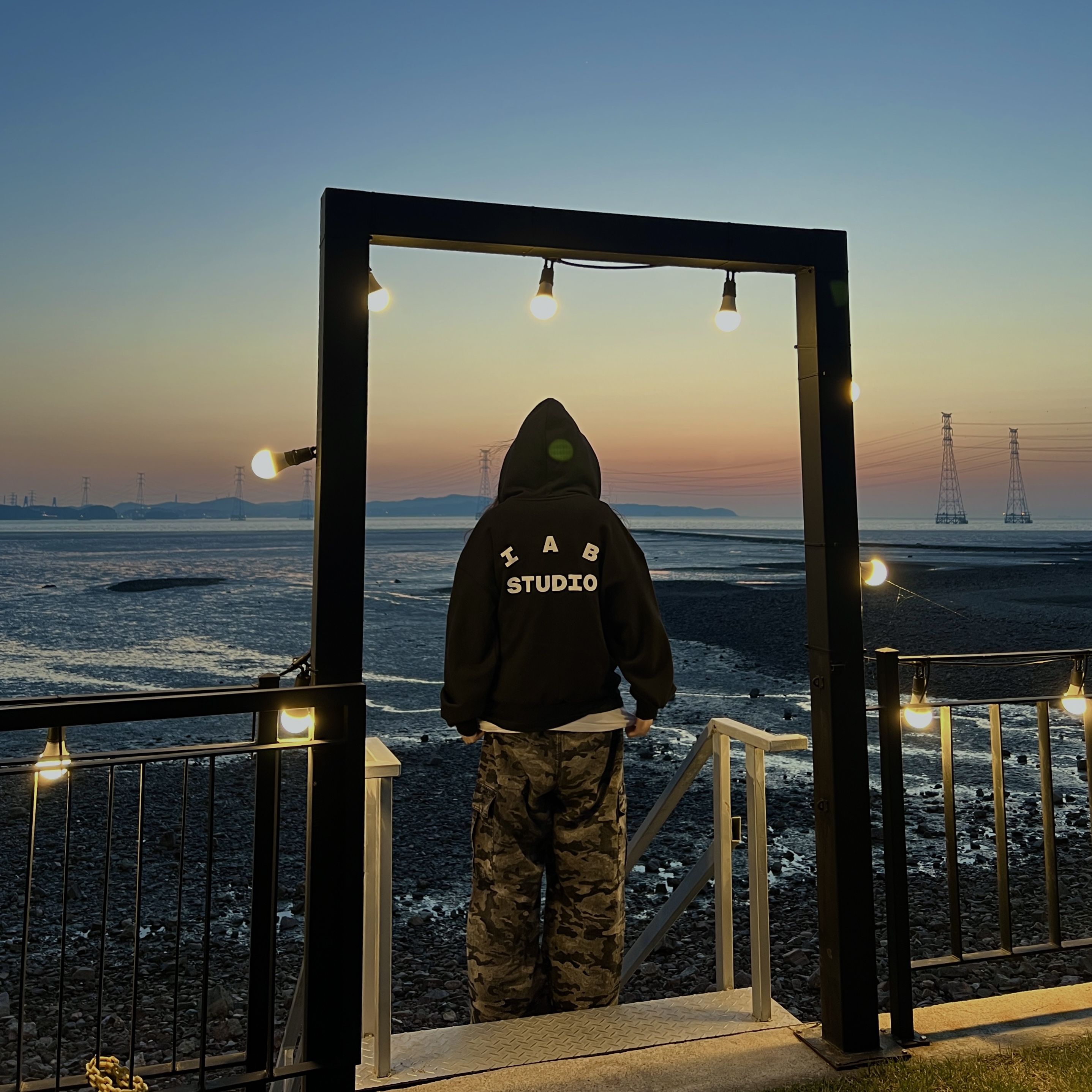 IAB Studio Zip-Up Hoodie Black - 26SS 착용 스타일 - 2