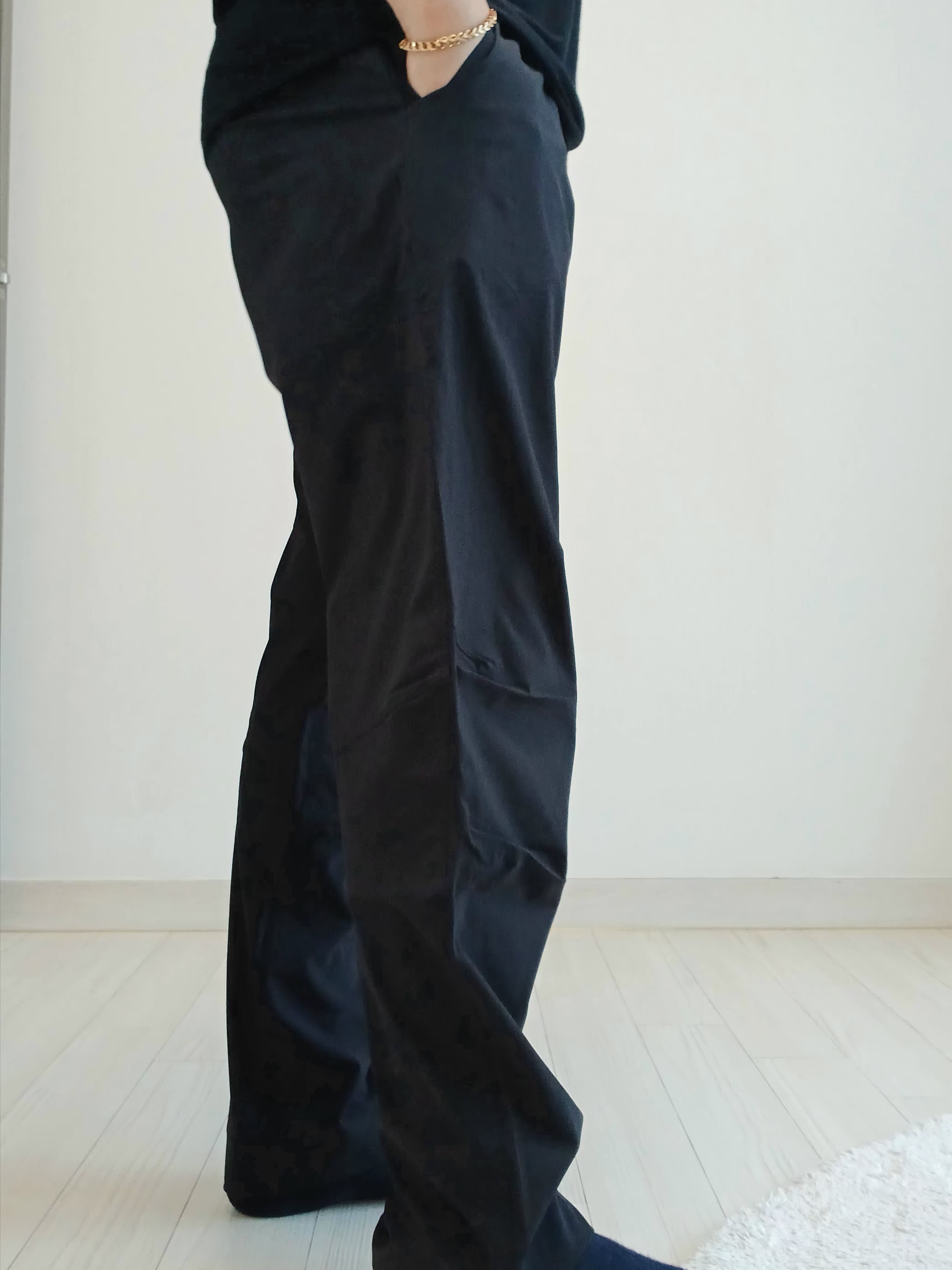 Arc'teryx Incendo Pants Black, UGG x Palace x Looney Tunes Tasman Slipper Chestnut 착용 스타일 - 4
