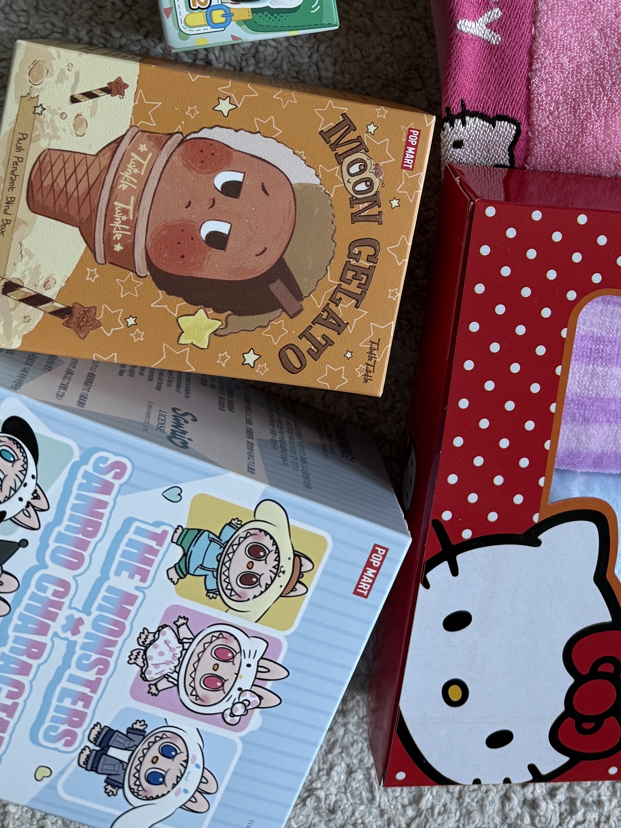 Pop Mart Labubu The Monsters x Hello Kitty And Friends Series Plush Pendant My Melody (Opened Case), Pop Mart Labubu The Monsters x Hello Kitty And Friends Series Vinyl Plush Pendant Sealed Case (1 Blind Box) 착용 스타일 - 3