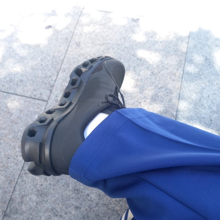 Needles Track Pants Poly Smooth Royal, On Running x Post Archive Faction (Paf) Cloudmonster 2 Black Magnet 착용 스타일 - 2