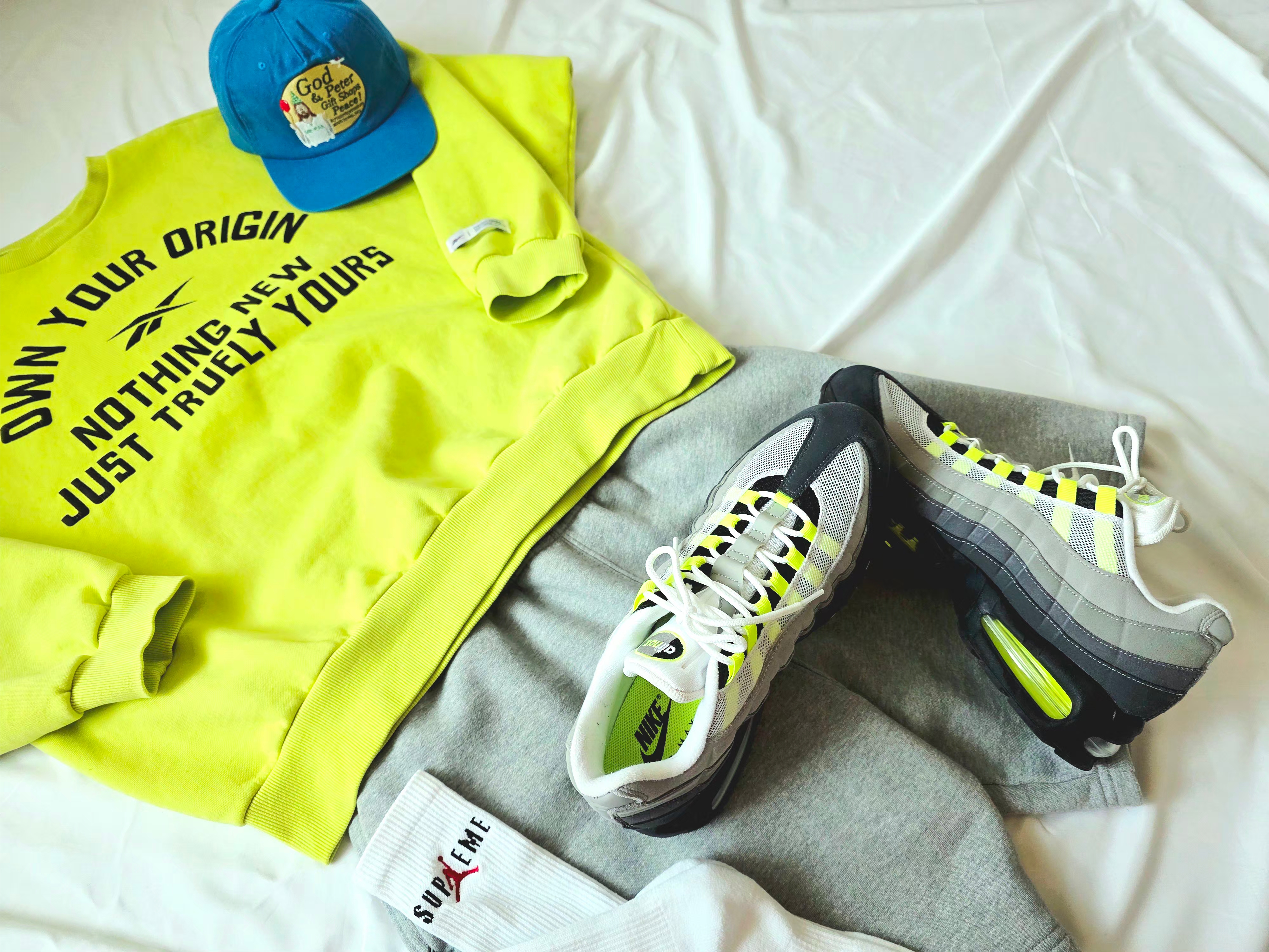 Collect Pieces x Reebok OYO Sweatshirts Neon Green Neon, Nike NRG Solo Swoosh Fleece Shorts Dark Grey Heather - Asia 착용 스타일 - 2