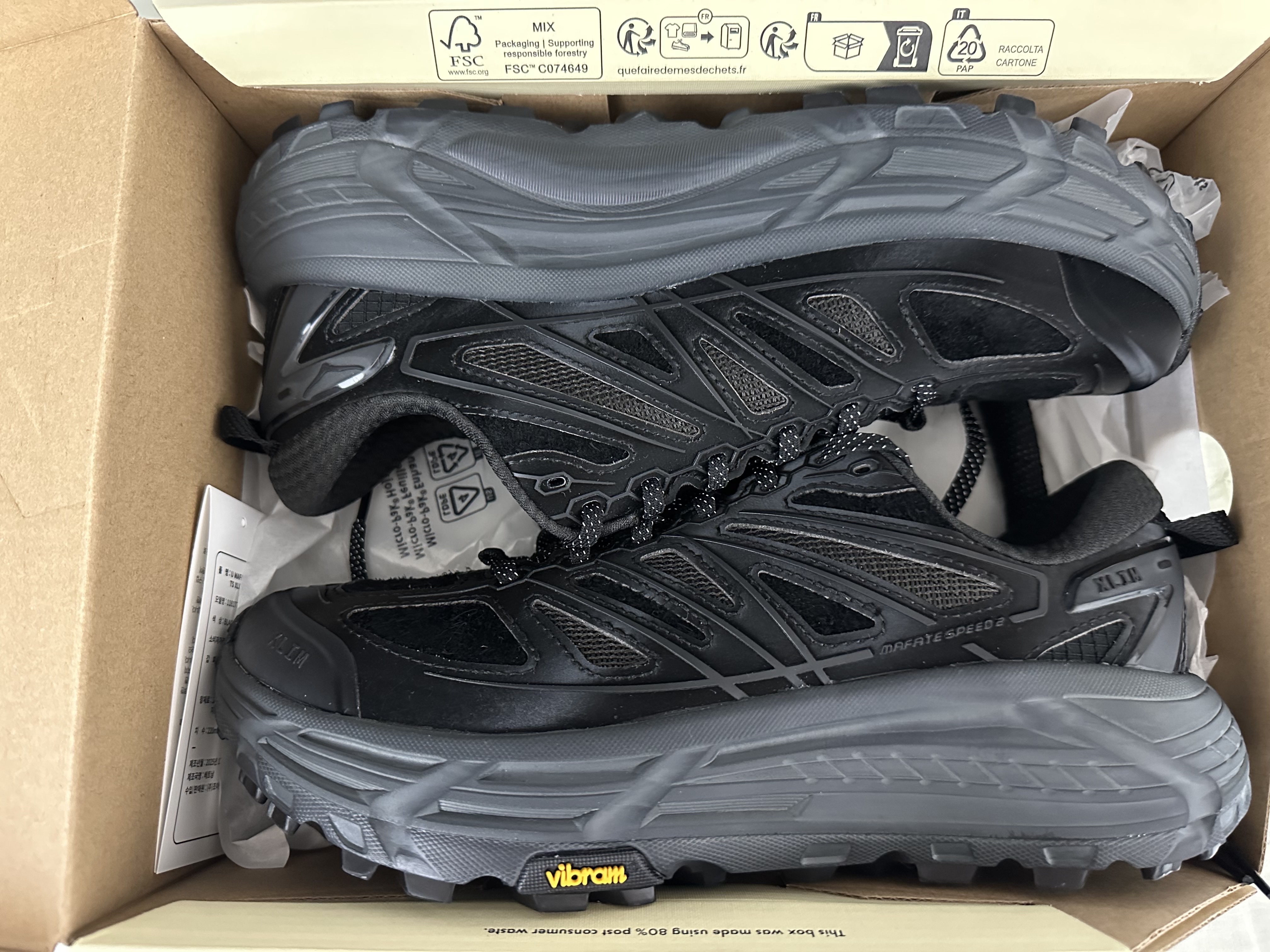 Hoka x Xlim Mafate Speed 2 TS Black Charcoal 착용 스타일