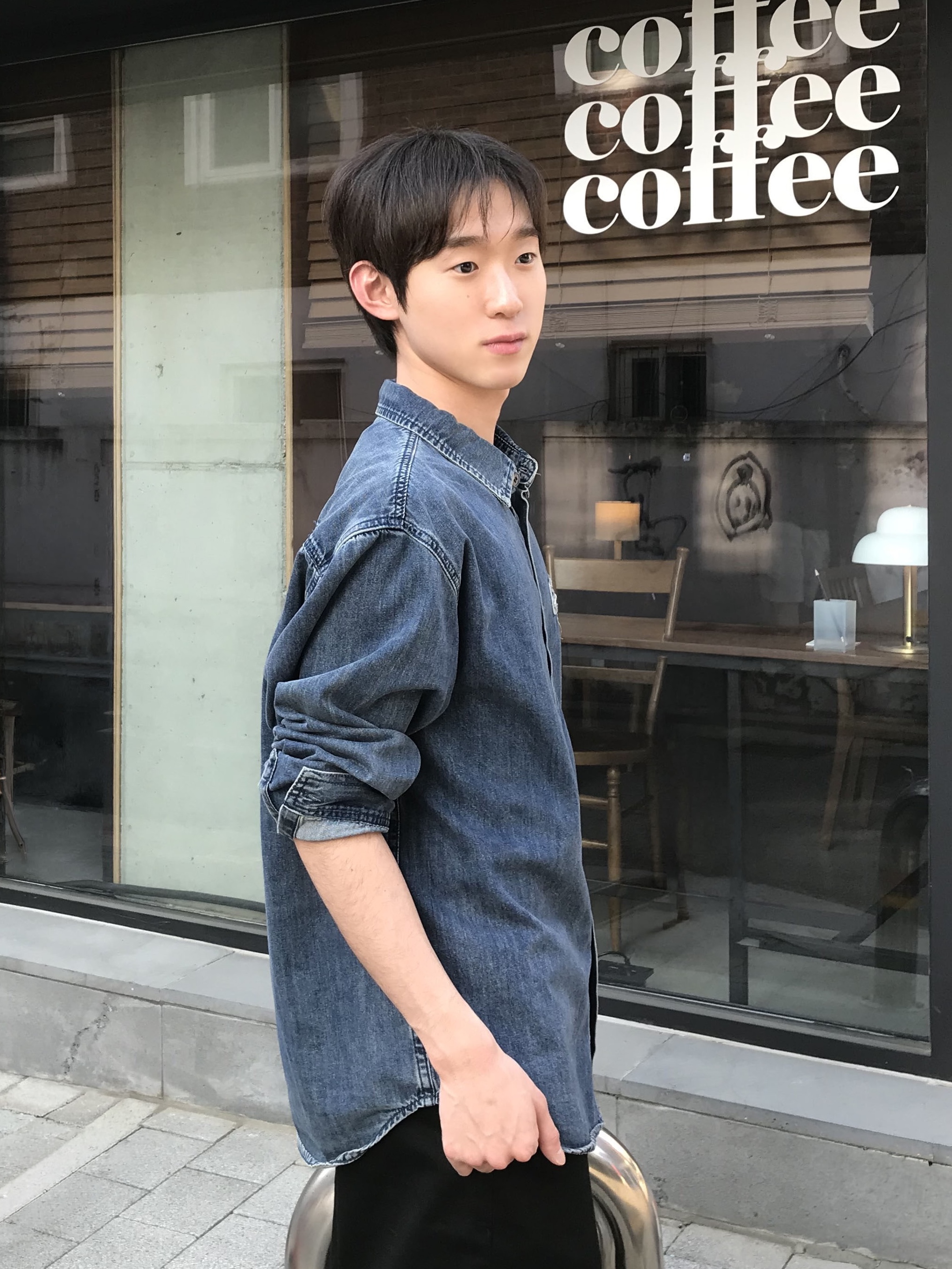 Casio LTP-1094E-7ARDF, Dr. Martens 1461 Crazy Horse Dark Brown 착용 스타일 - 1