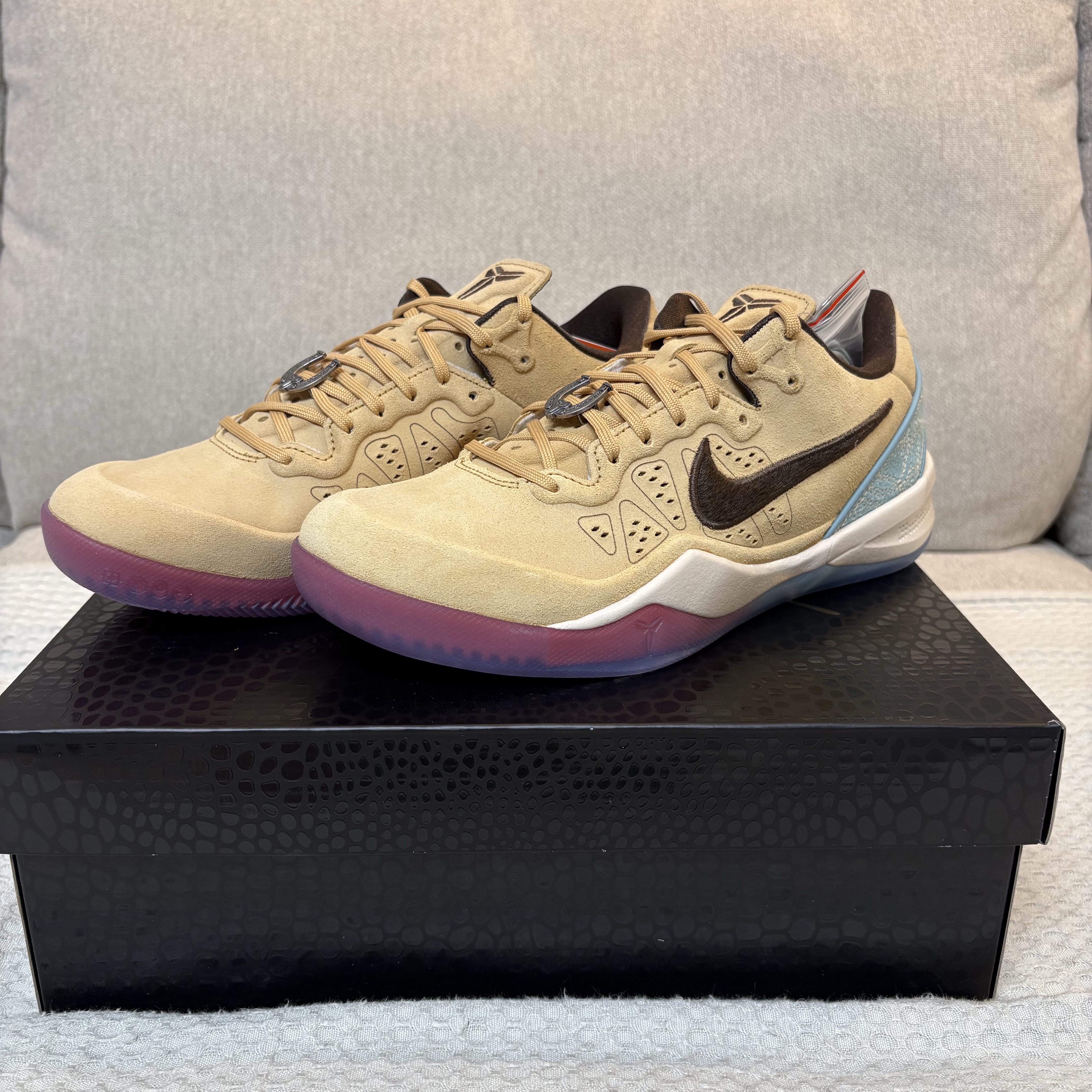 Nike Kobe 8 Protro Siempre Mio Twine and Baroque Brown 착용 스타일 - 1