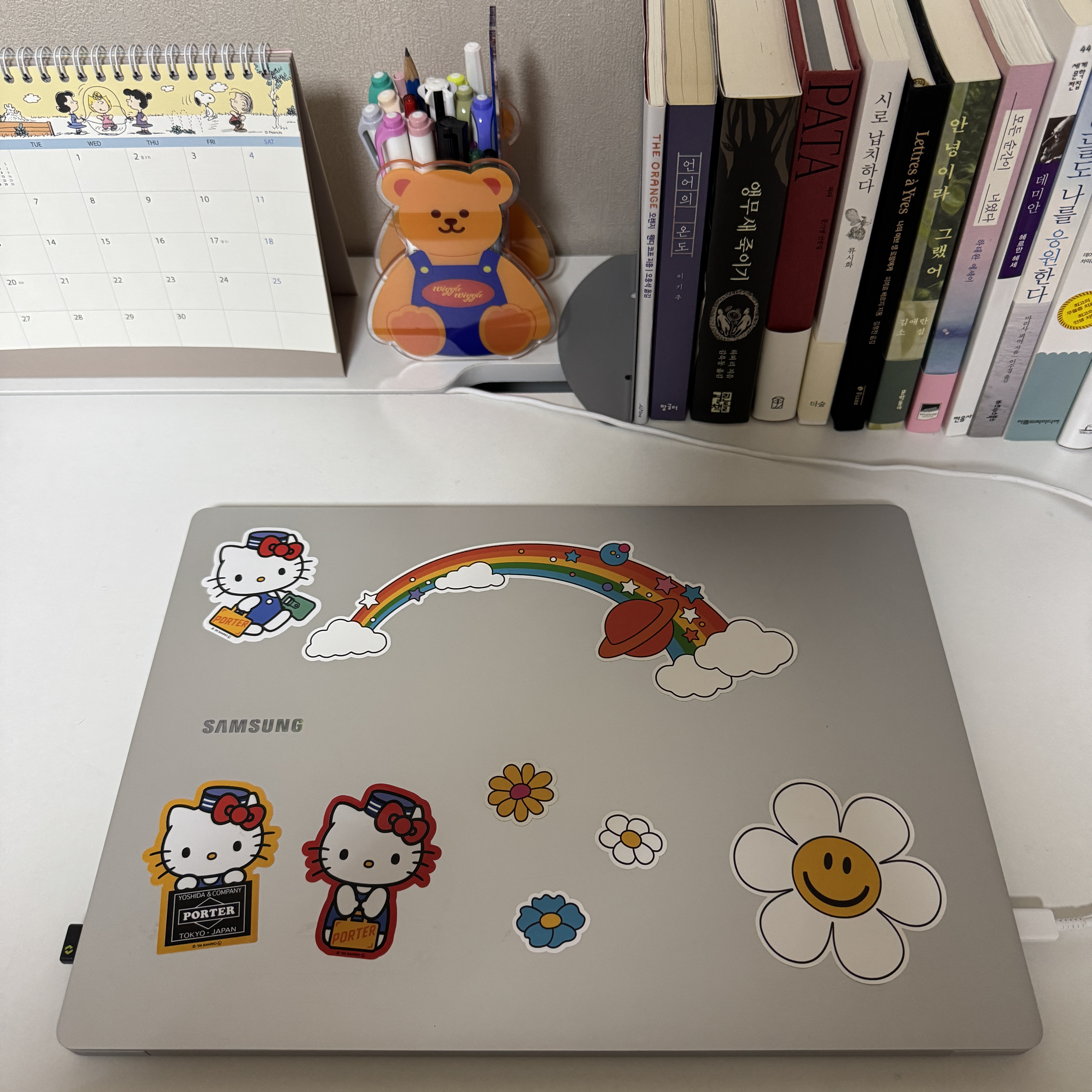 Porter x Hello Kitty Sticker (Set of 3) 착용 스타일