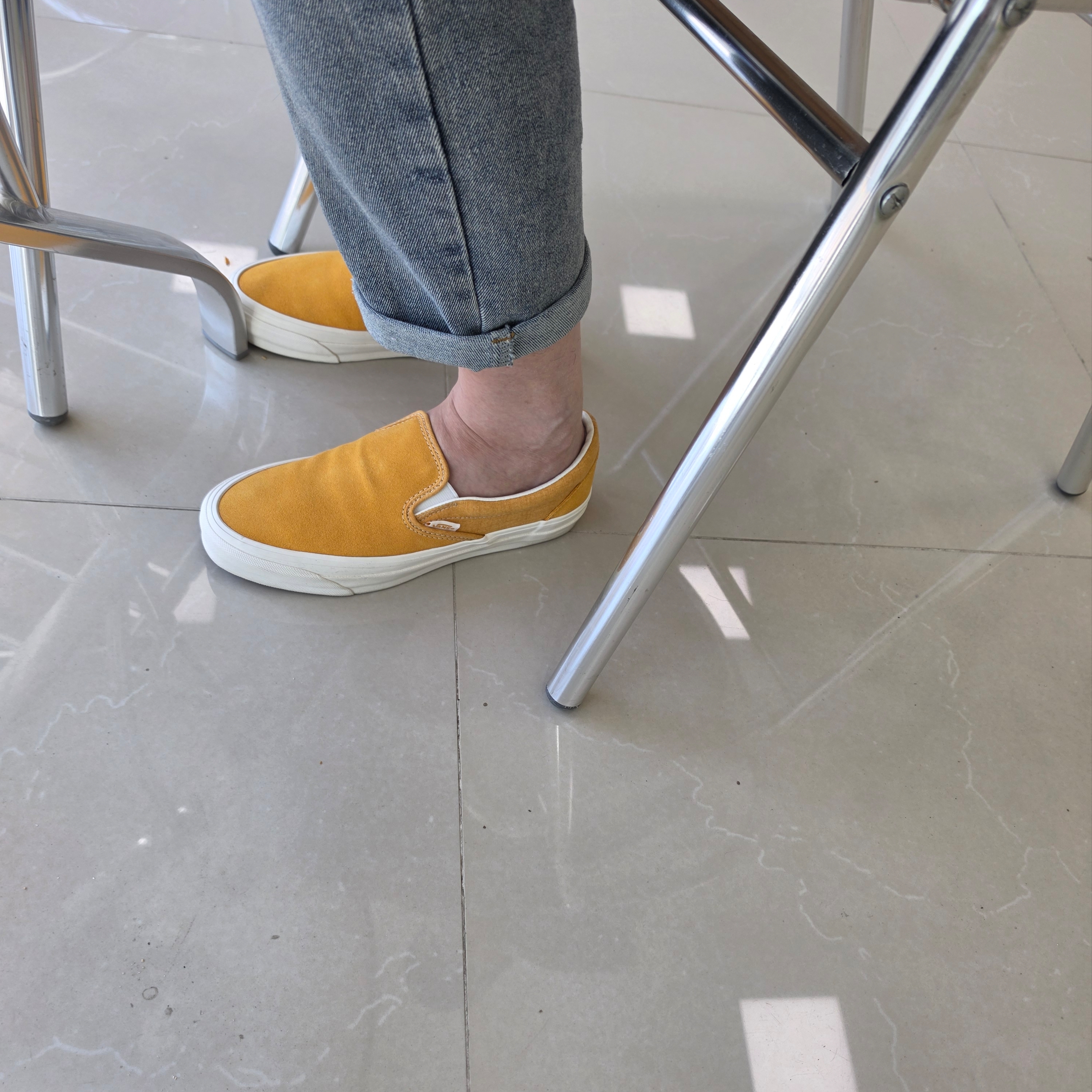 Vans Slip-On Reissue 98 Salt Wash Gold 착용 스타일