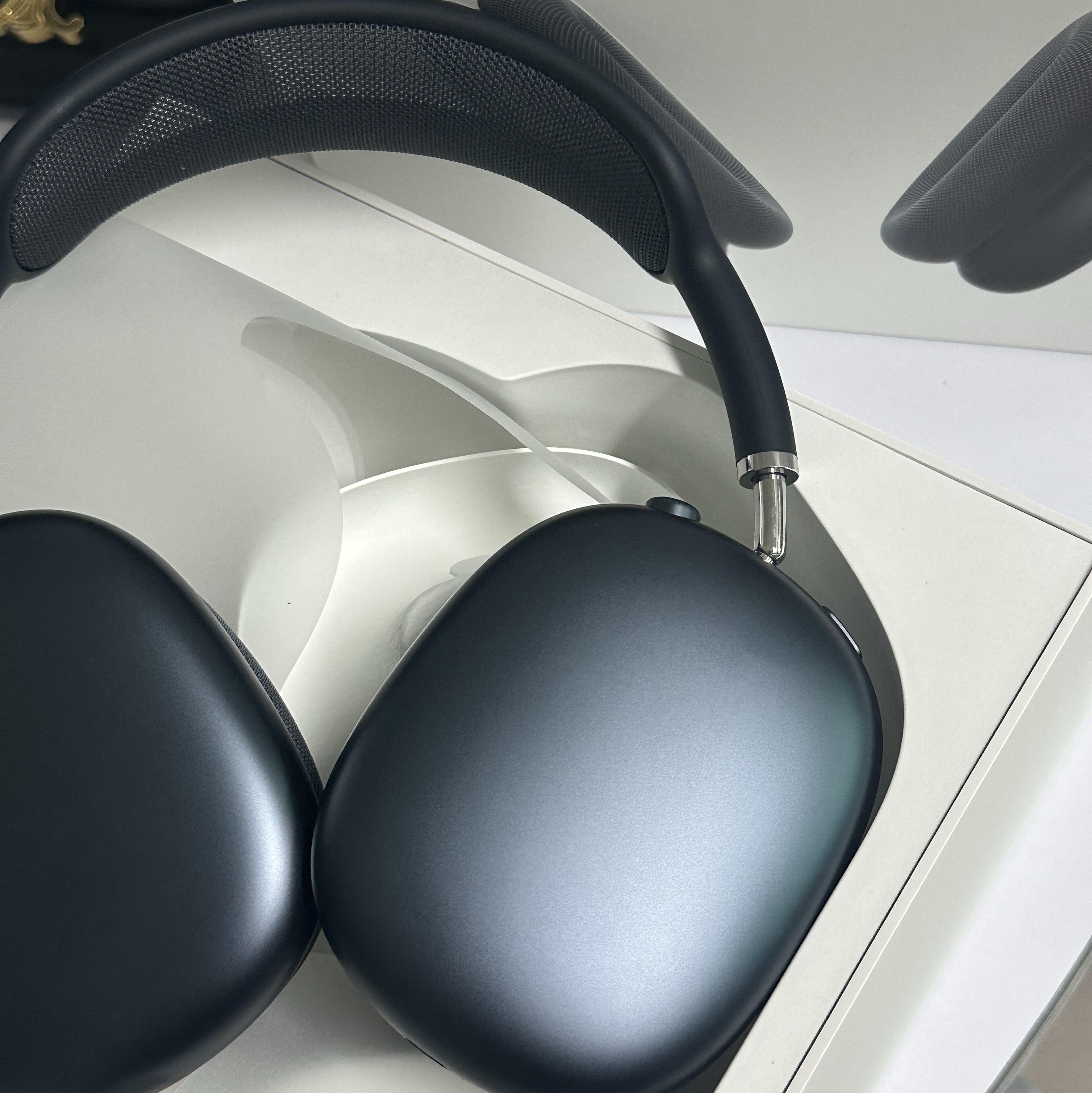 Apple AirPods Max USB C Midnight (Korean Ver.) 착용 스타일