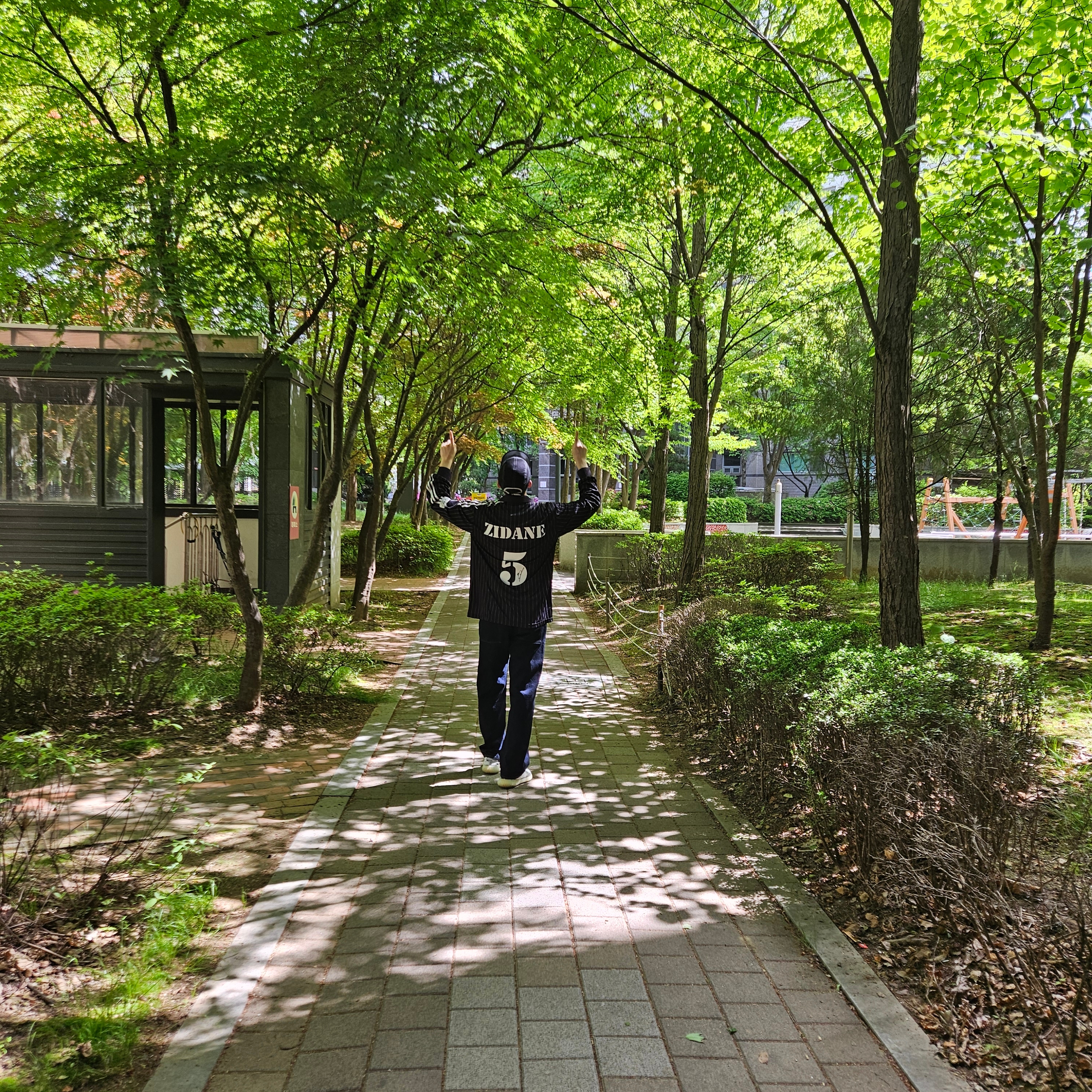Y-3 x Zinedine Zidane Soccer Long Sleeve Jersey Black, Supreme 2-Tone Twill Camp Cap Black - 22SS 착용 스타일