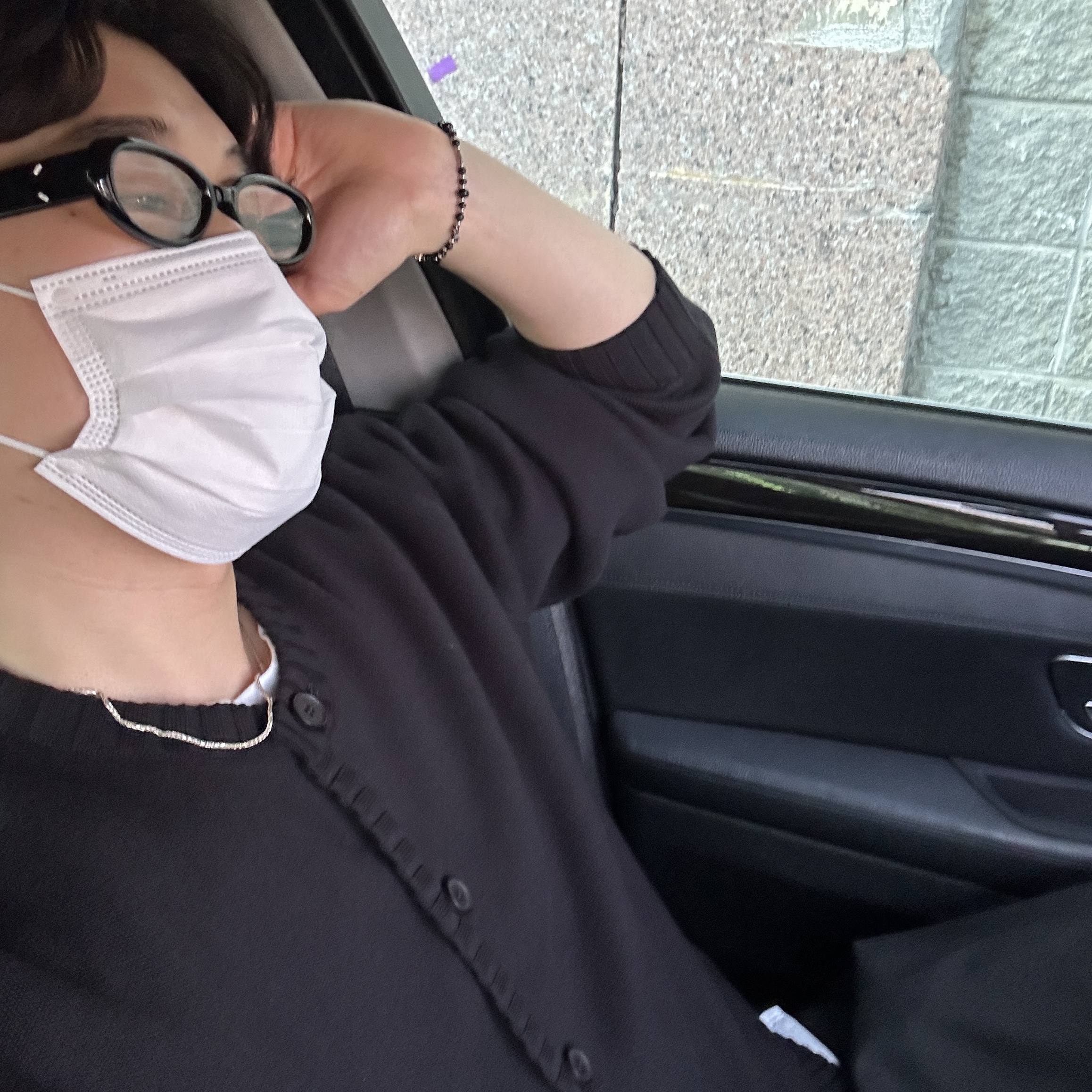 Gentle Monster x Maison Margiela MM206 Black Brown 착용 스타일 - 2