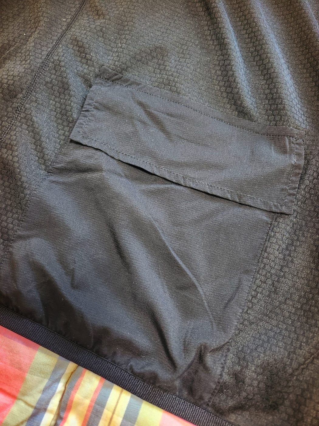 [KREAM 단독] runwhither Light Hoodie Sleeve Black 착용 스타일 - 3