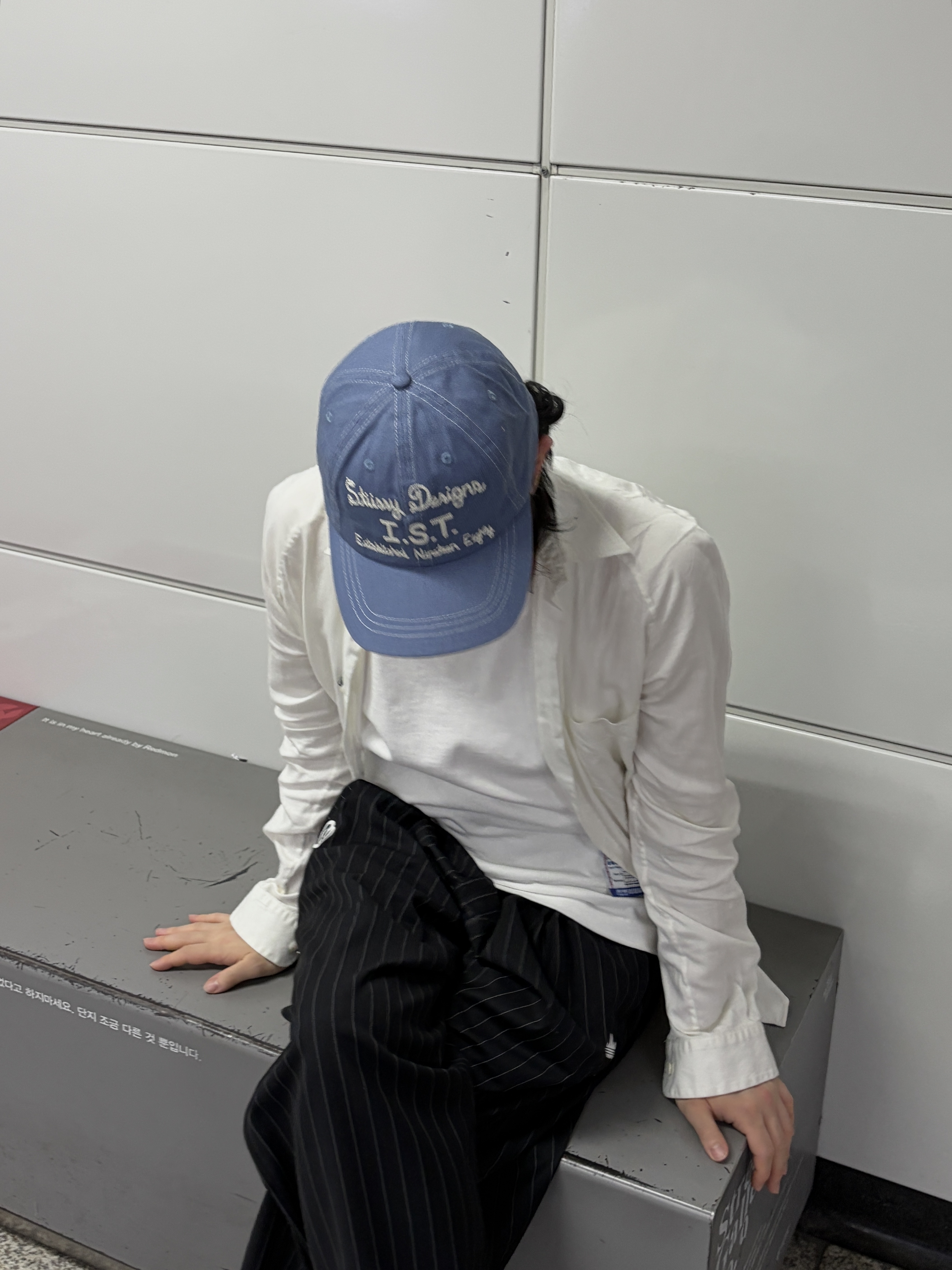 Stussy Ist Low Pro Cap Royal Blue 착용 스타일 - 2