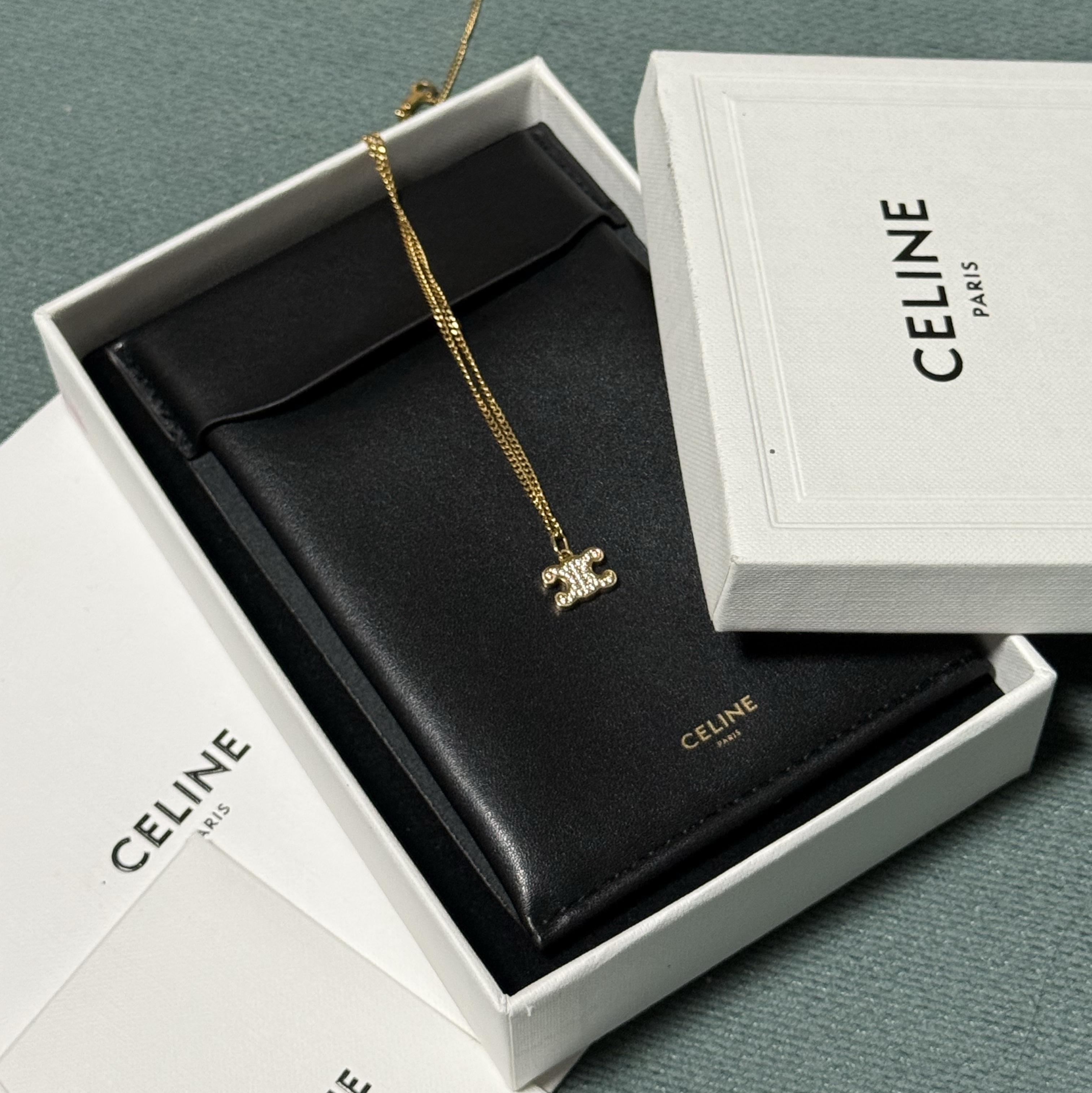 (W) Celine Triomphe Rhinestone Necklace in Brass with Gold Finish and Crystals Gold 착용 스타일 - 2