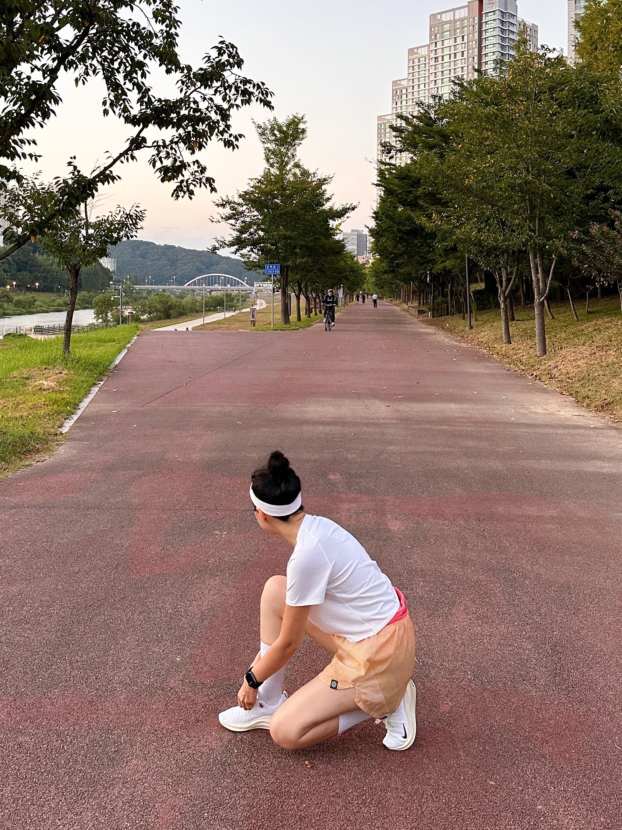 (W) Nike ReactX Infinity Run 4 White Sail 착용 스타일 - 1