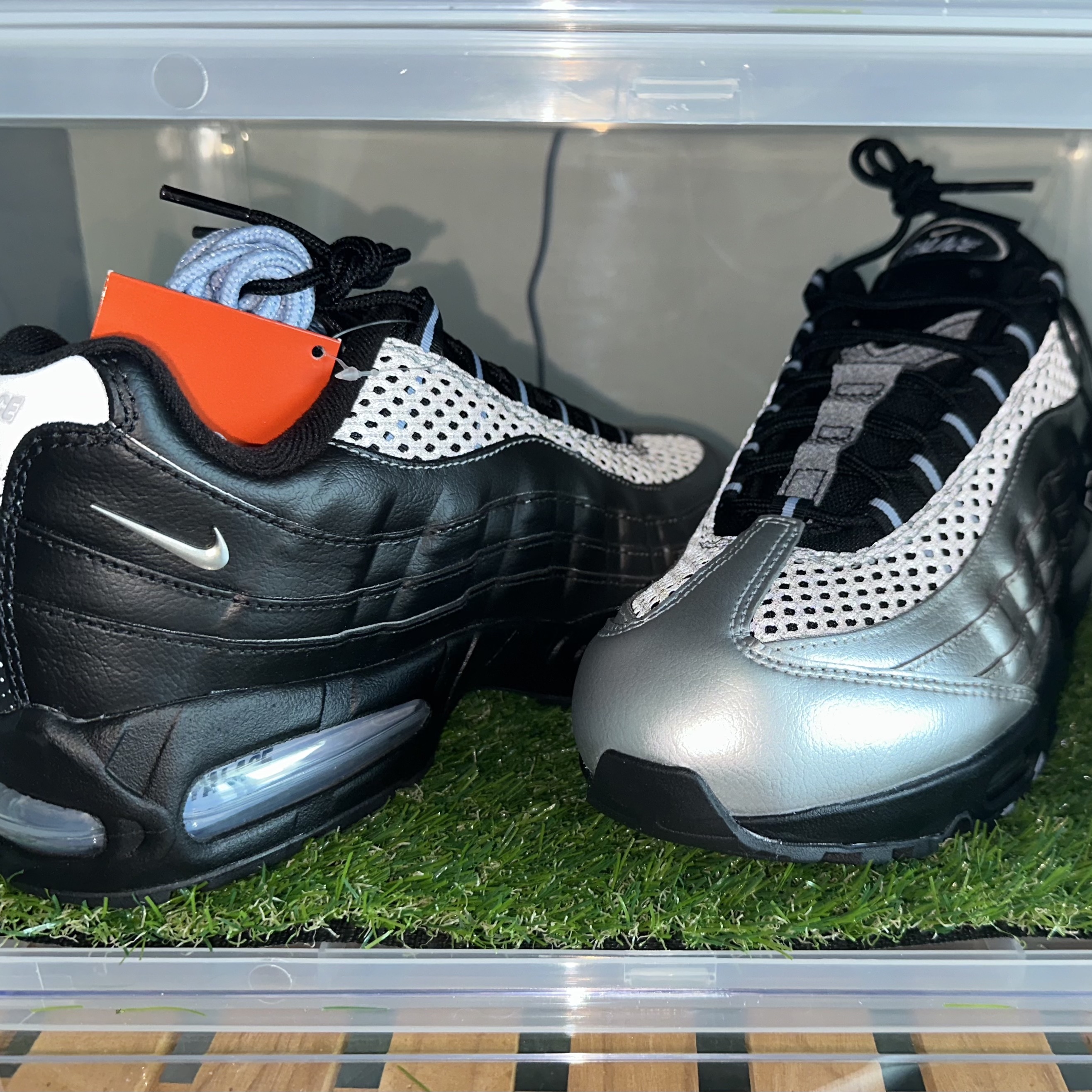 Nike x Palace Air Max 95 Metallic Silver Aluminum 착용 스타일