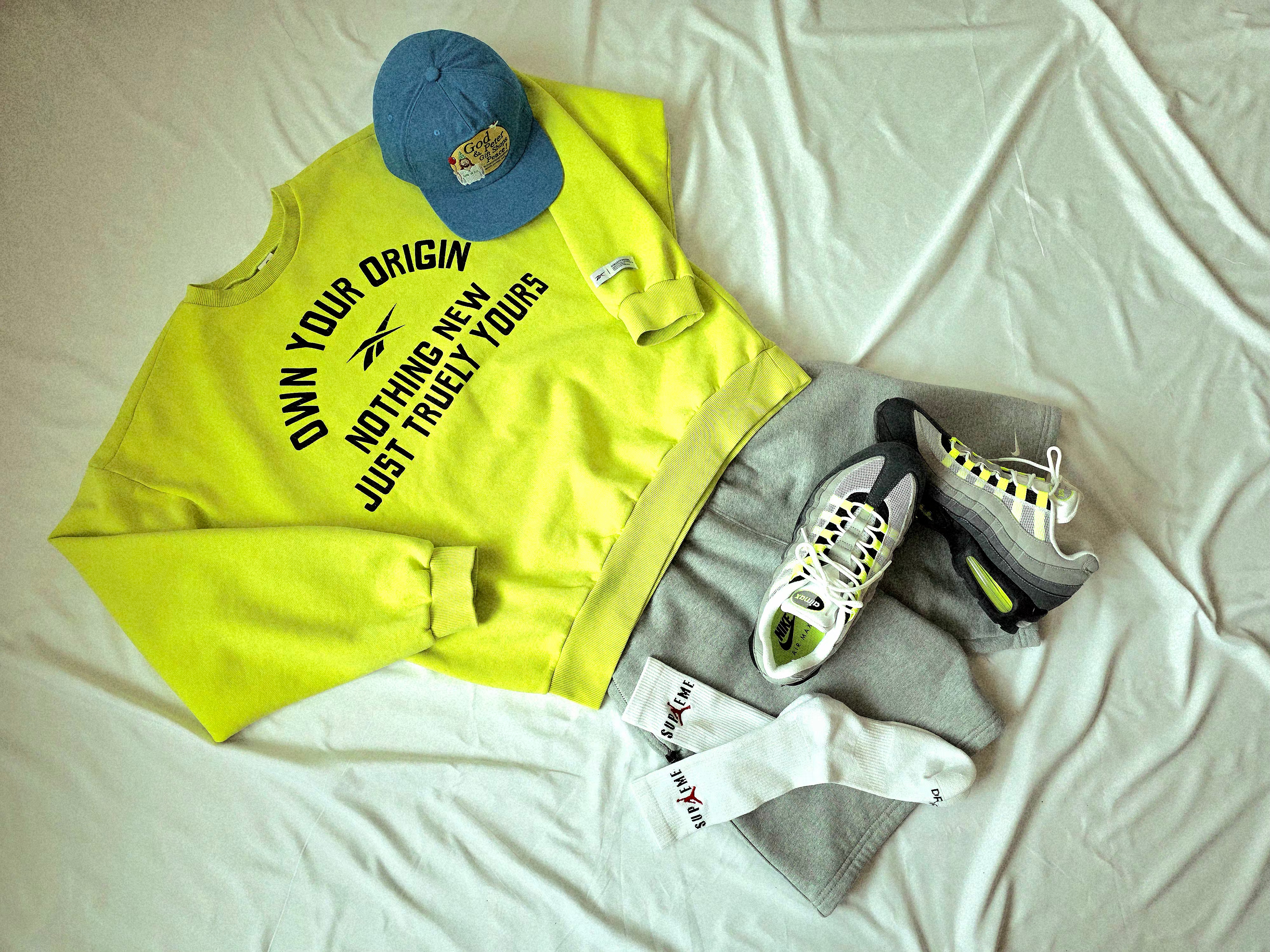 Collect Pieces x Reebok OYO Sweatshirts Neon Green Neon, Nike NRG Solo Swoosh Fleece Shorts Dark Grey Heather - Asia 착용 스타일 - 1