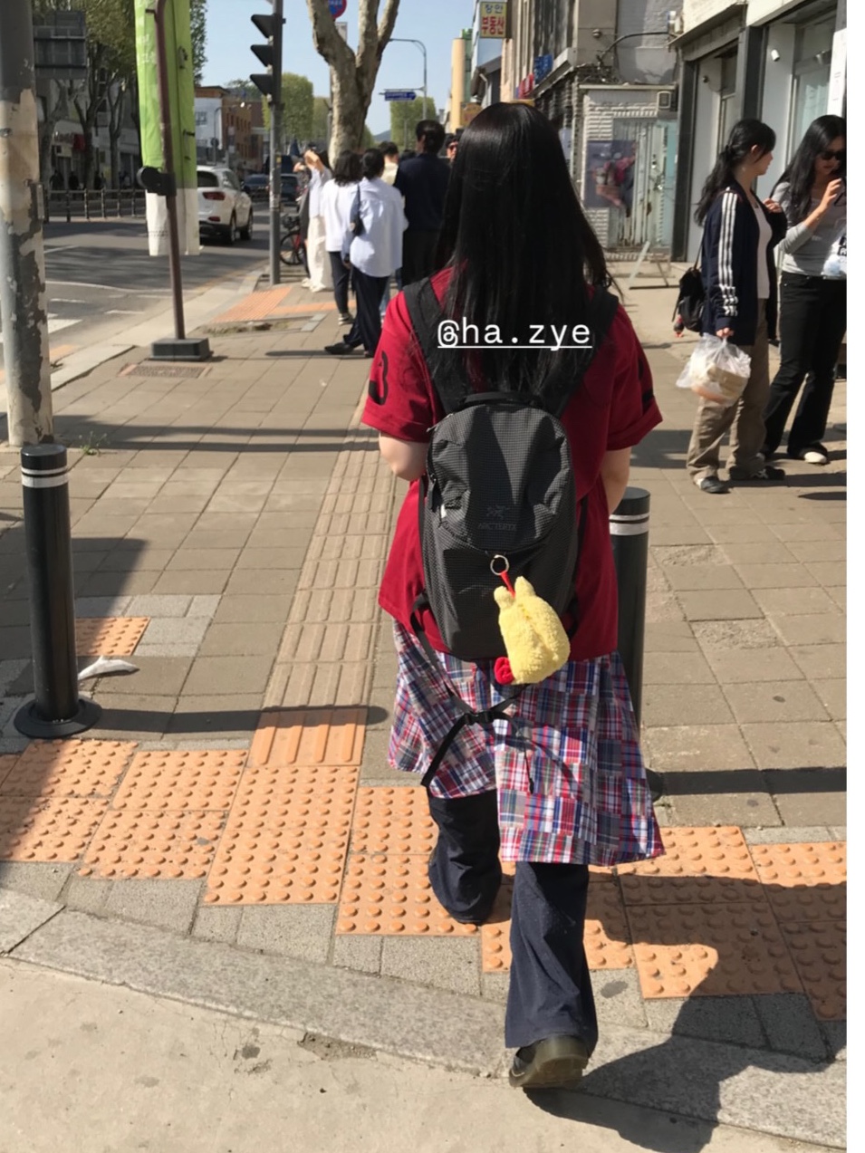Arc'teryx Konseal 15 Backpack Black, Dr. Martens 1461 Smooth Black 착용 스타일
