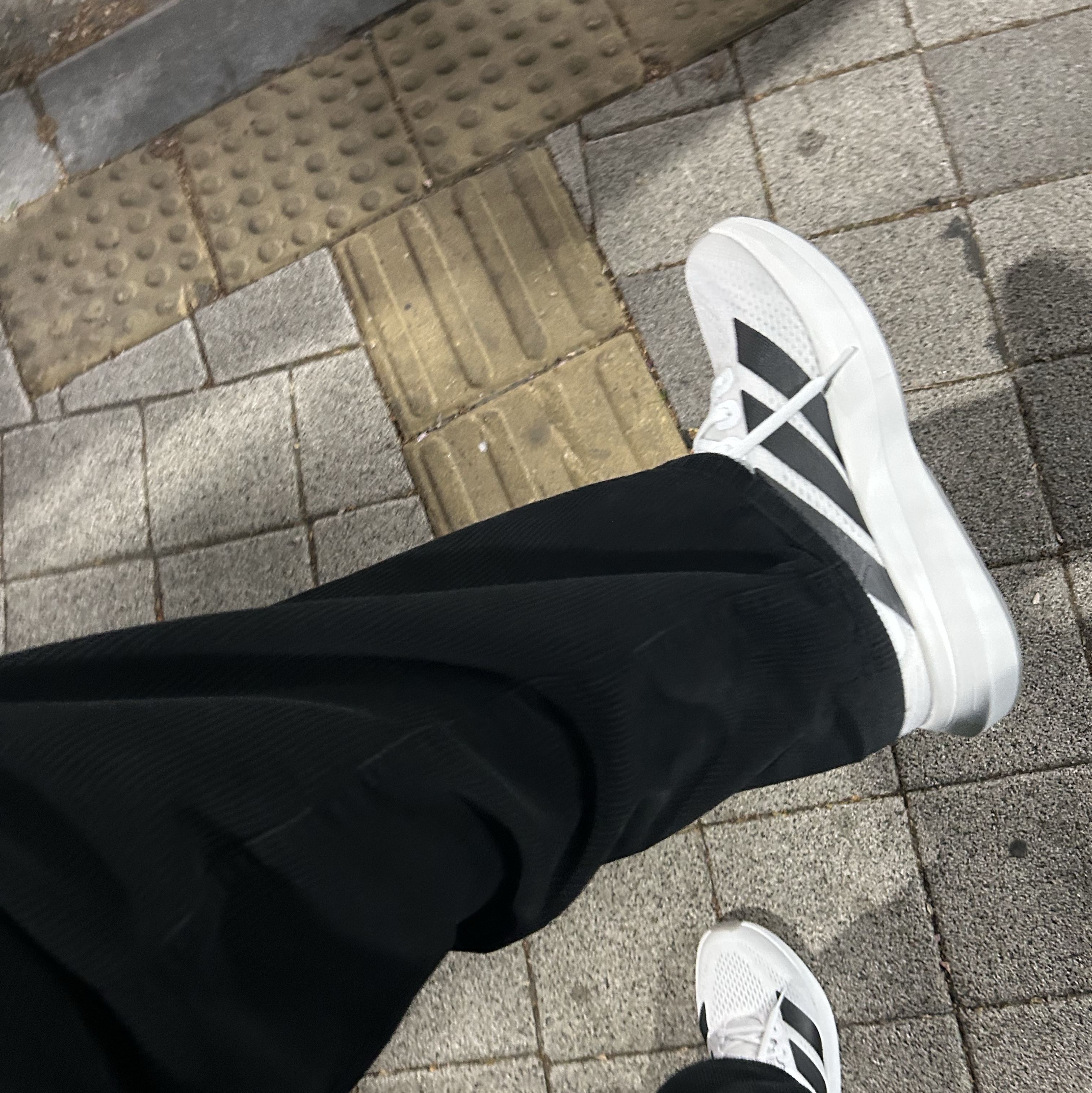 Adidas Duramo Speed 2 Cloud White Core Black 착용 스타일