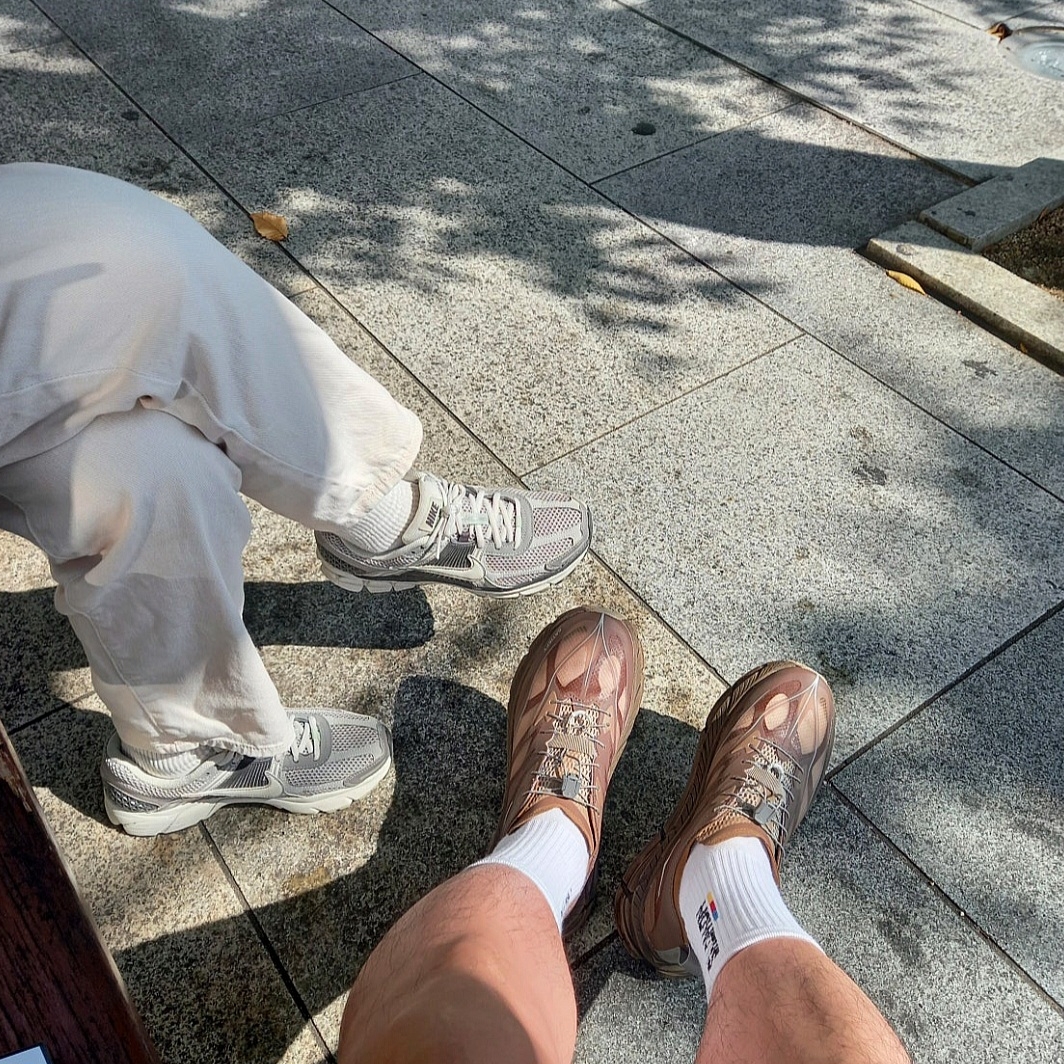 IAB Studio Socks White (5 Pack), Hoka x Satisfy Mafate Speed 4 Lite Rubber 착용 스타일 - 3