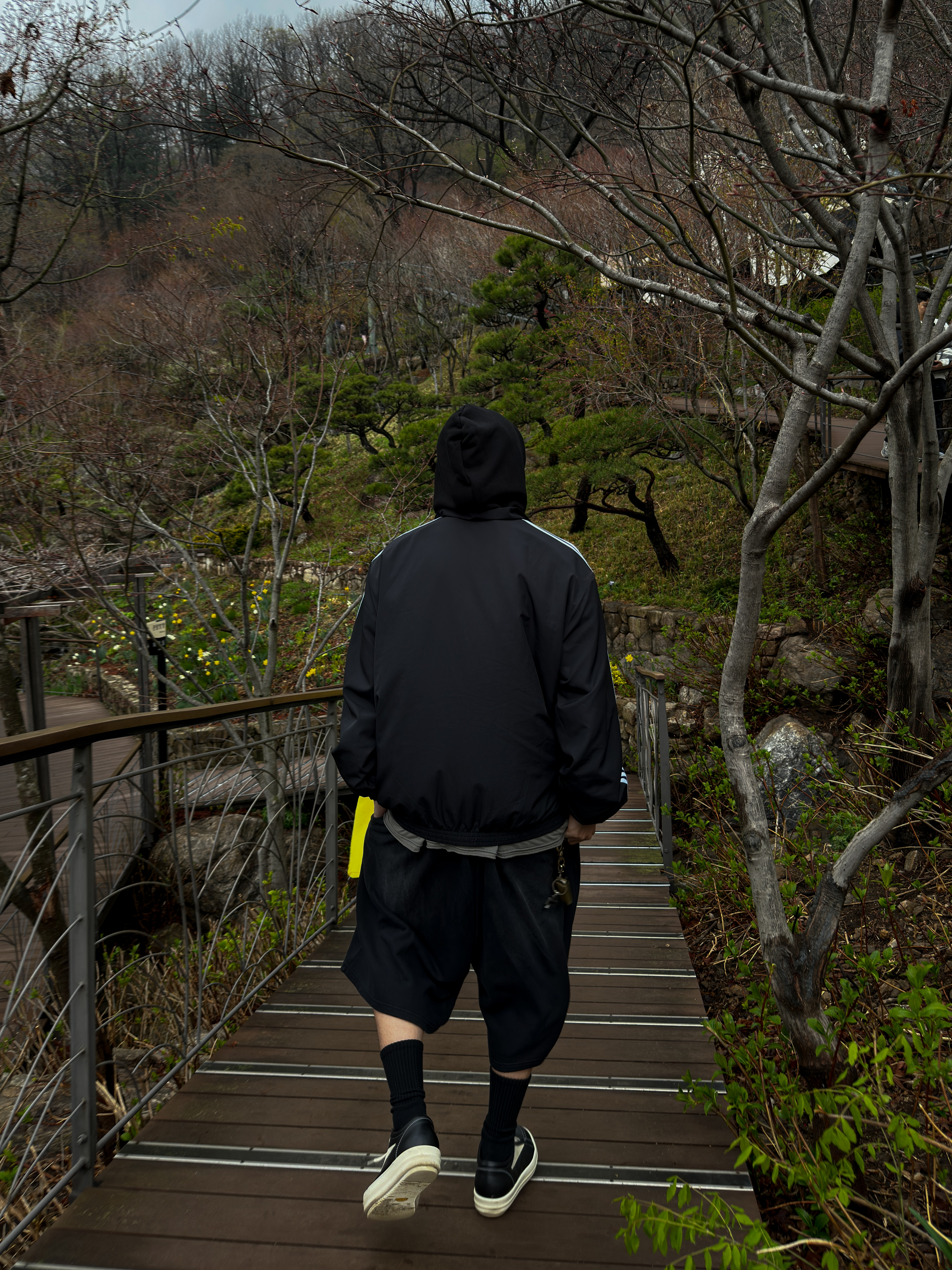 (W) Adidas Adilenium Season 3 Oversized Track Top Black - KR Sizing, Undermycar MU.127 Classic Logo Brush Washed Sweat Shorts Black 착용 스타일 - 3