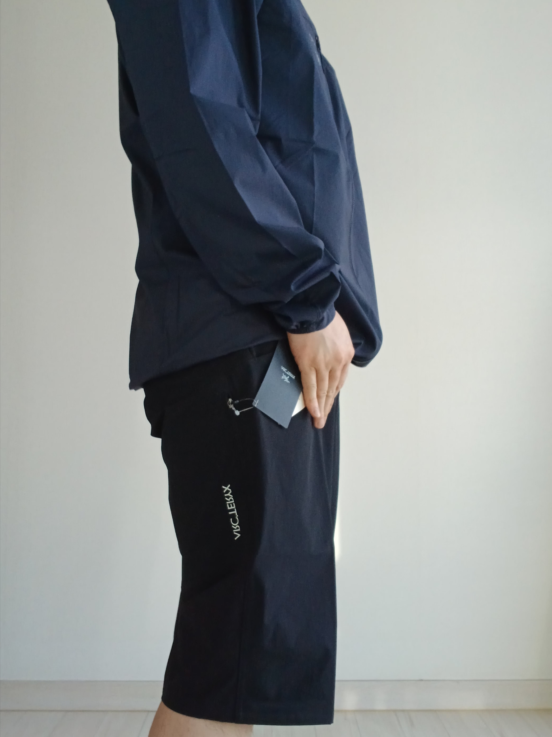 (W) Arc'teryx Rhoam Shorts Black, Arc'teryx Rhoam Shorts Black 착용 스타일 - 3