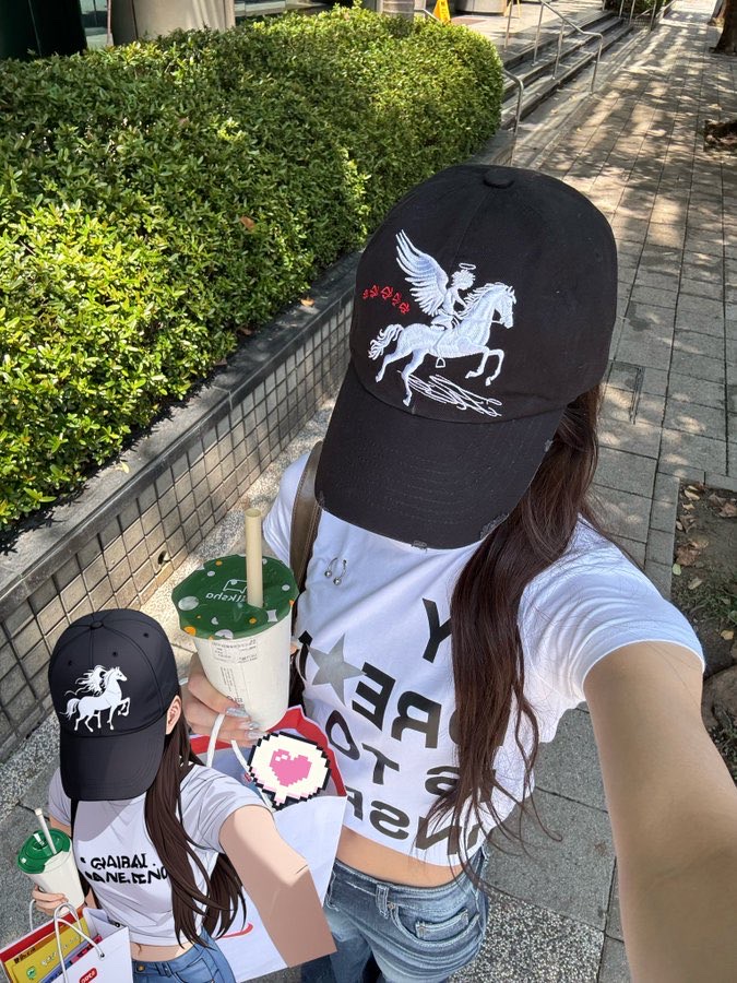 PACOSPLY Falling Angel Cap Black 착용 스타일