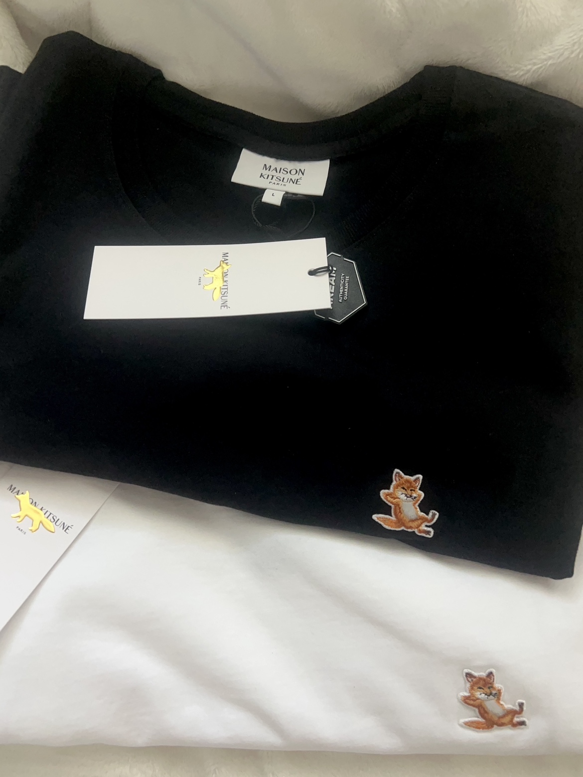 Maison Kitsune Chillax Fox Patch Regular T-Shirt Black, Maison Kitsune Chillax Fox Patch Regular T-Shirt White 착용 스타일