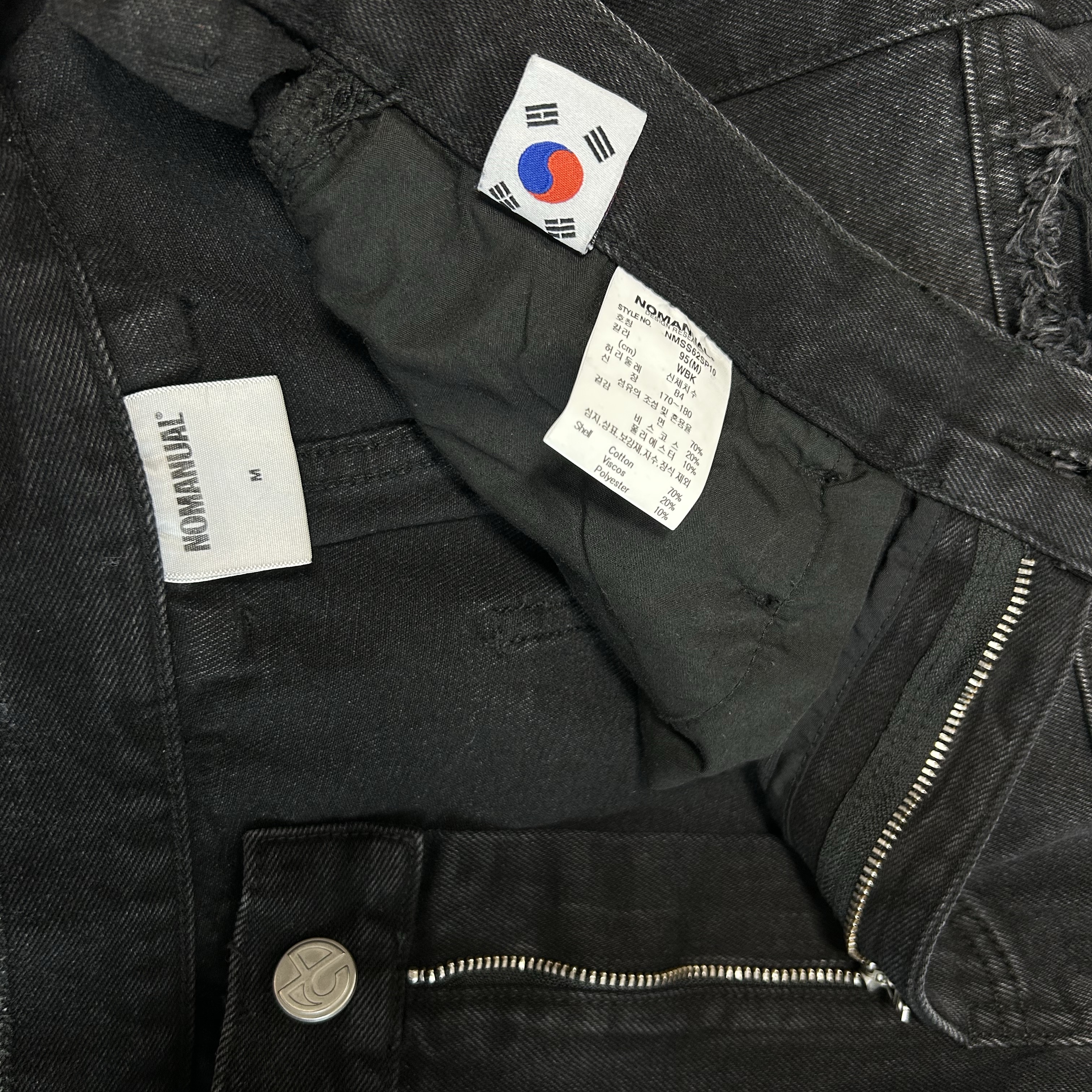[KREAM 단독] NOMANUAL Destroyed Bermuda Pants Washed Black 착용 스타일 - 4