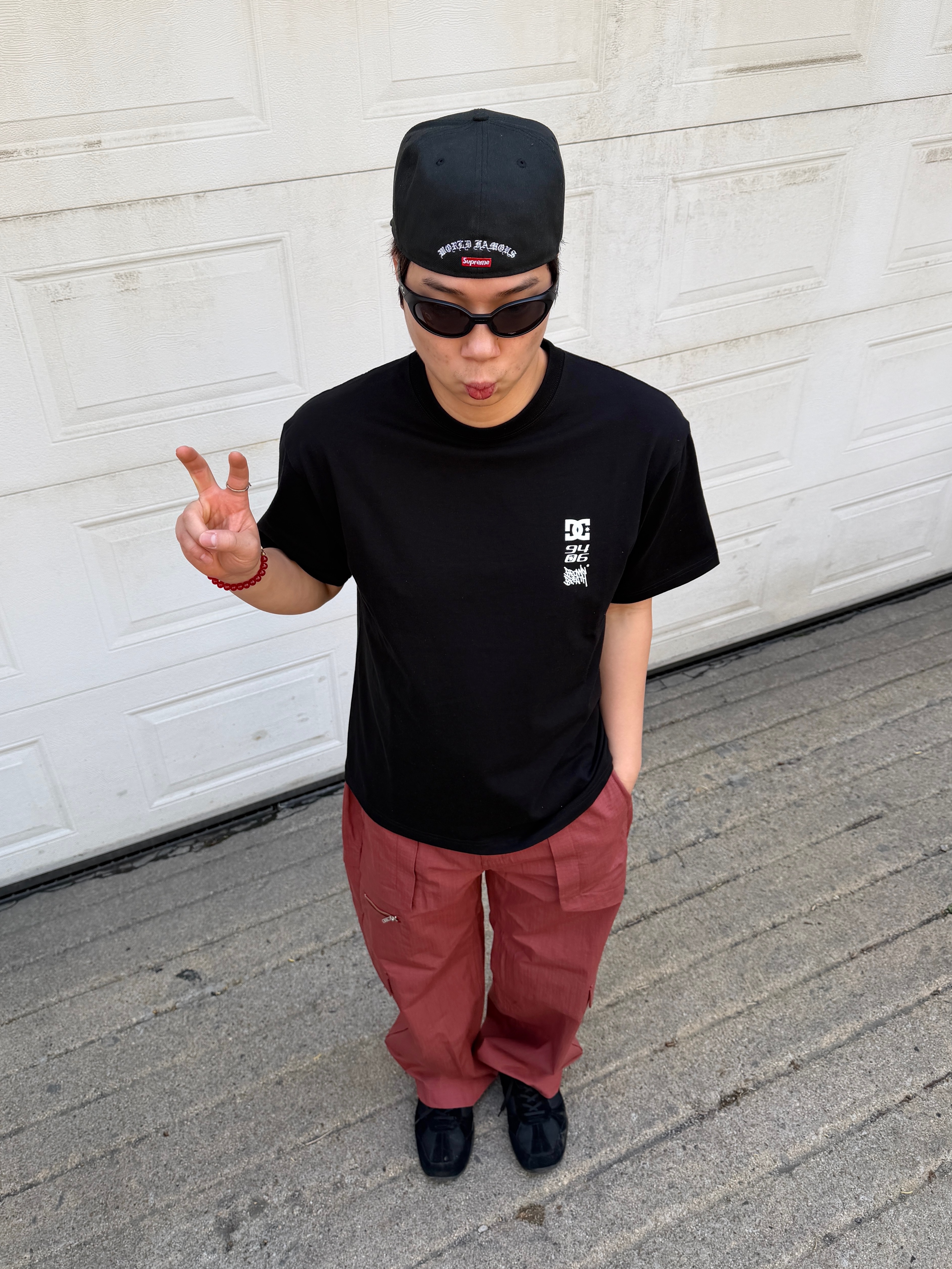 Supreme Gold Cross S Logo New Era Black - 24SS, Oakley Eye Jacket Redux Matte Black Frame Prizm Grey Lenses High Bridge Fit 착용 스타일 - 1